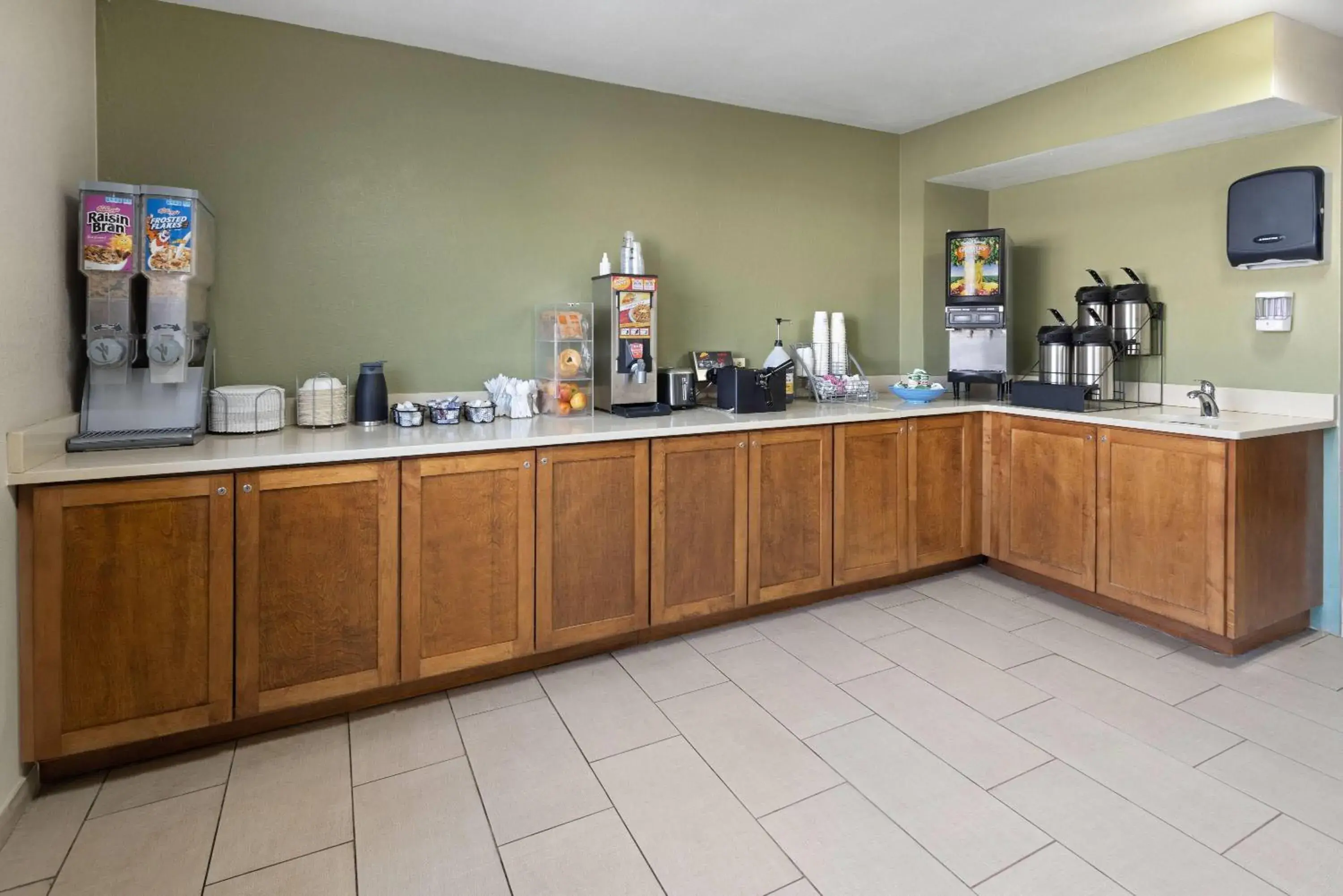 Breakfast in Super 8 by Wyndham Richmond Midlothian Turnpike Breakfast in Super 8 by Wyndham Richmond Midlothian Turnpike