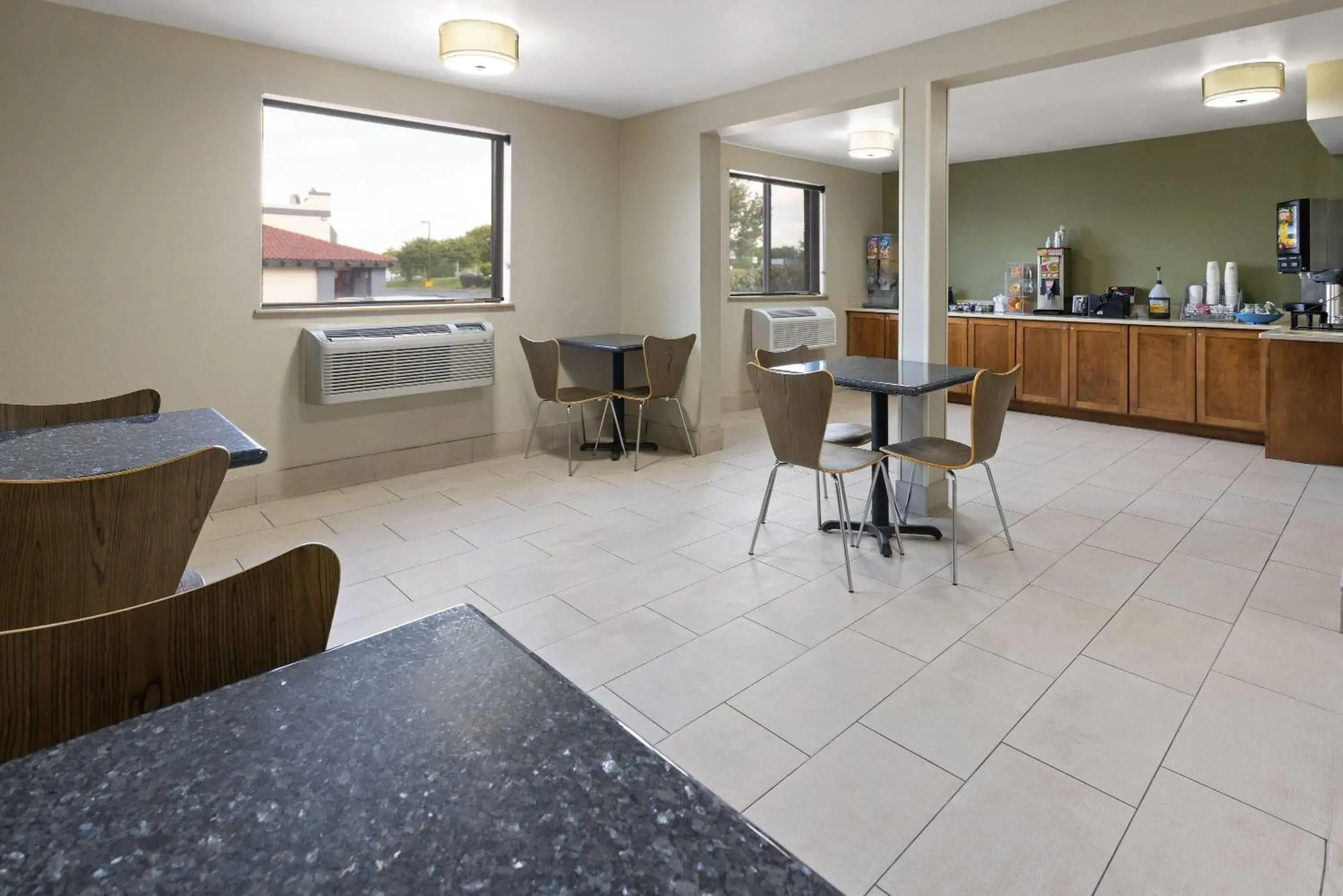 Breakfast in Super 8 by Wyndham Richmond Midlothian Turnpike Breakfast in Super 8 by Wyndham Richmond Midlothian Turnpike