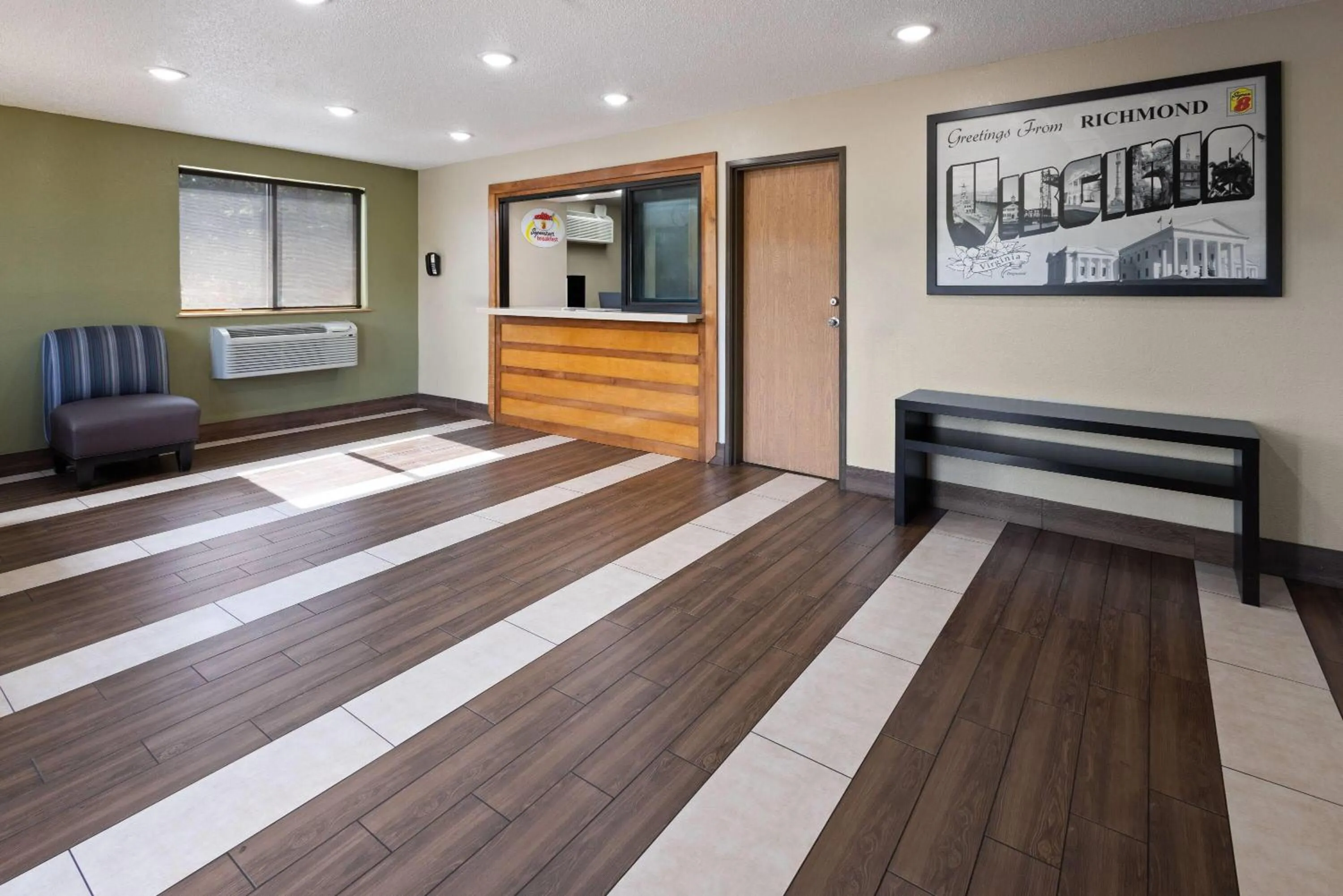 Lobby or reception in Super 8 by Wyndham Richmond Midlothian Turnpike