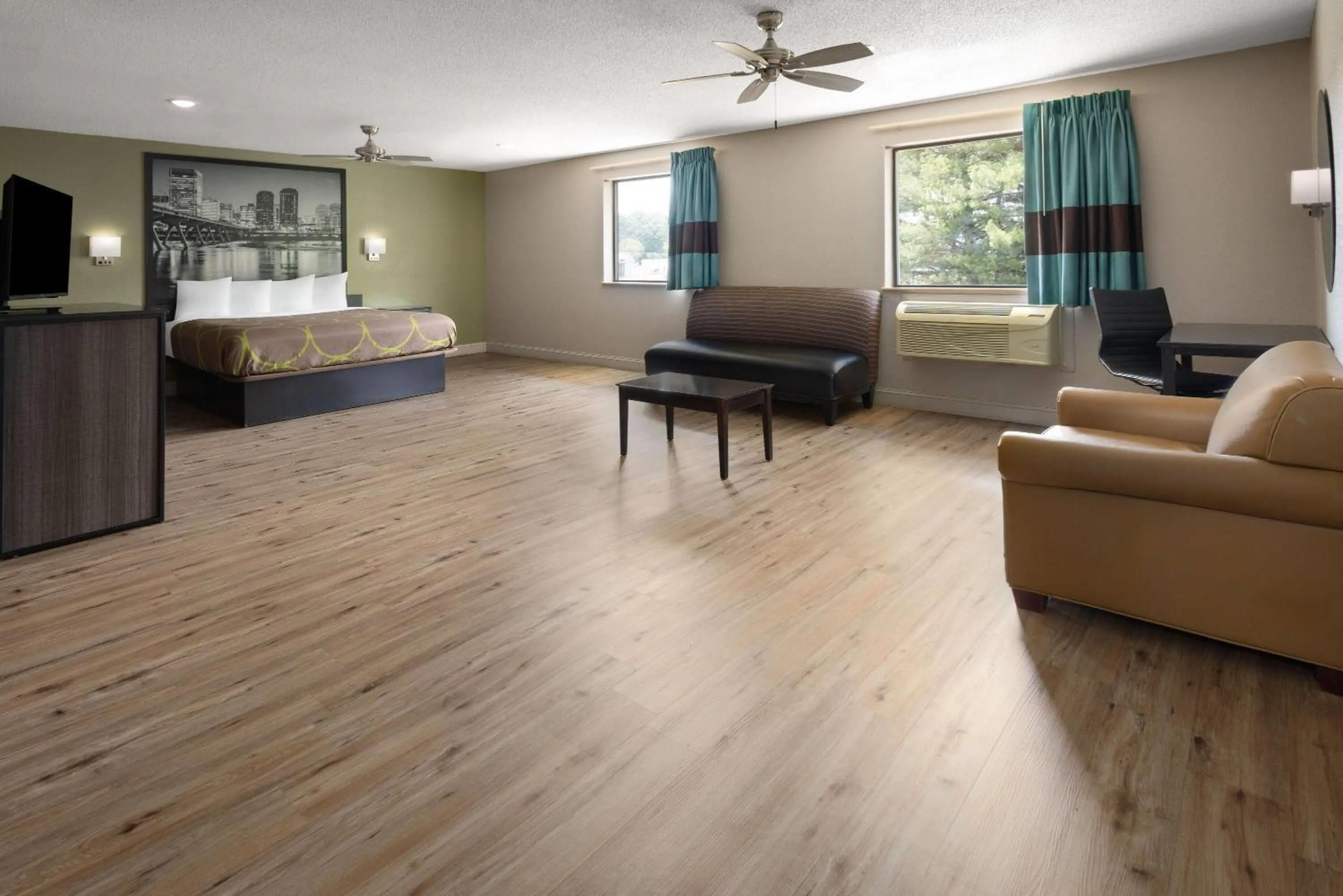 Photo of the whole room, Bed in Super 8 by Wyndham Richmond Midlothian Turnpike