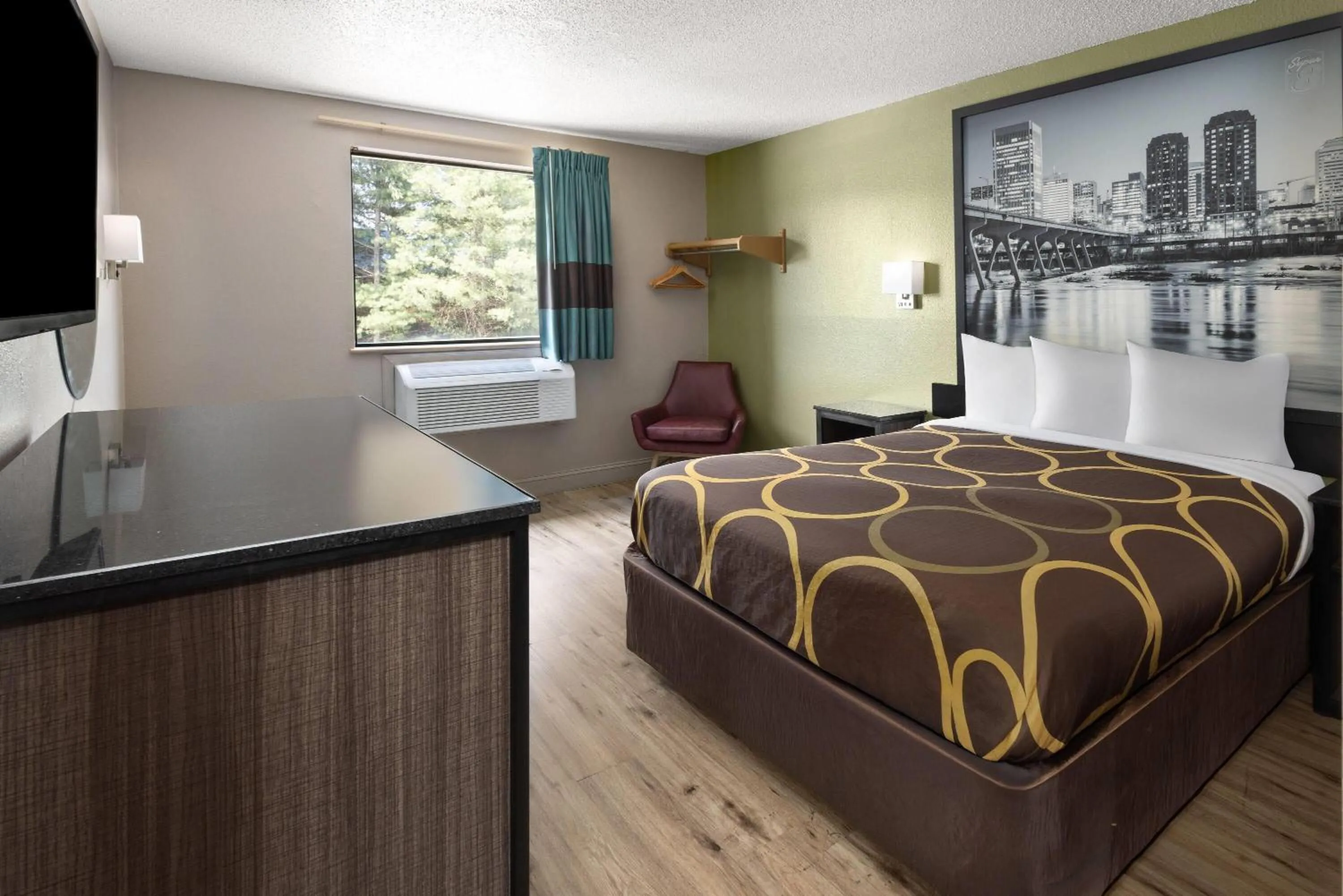 Photo of the whole room, Bed in Super 8 by Wyndham Richmond Midlothian Turnpike