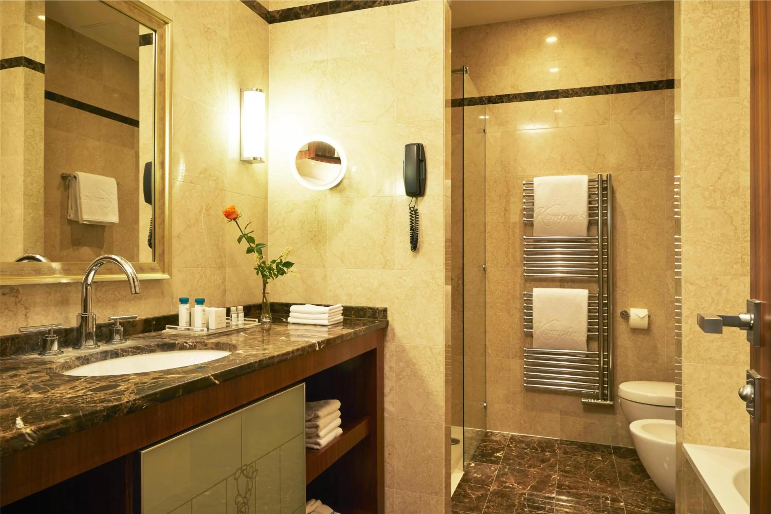 Bathroom in Hotel Kempinski Palace Portorož