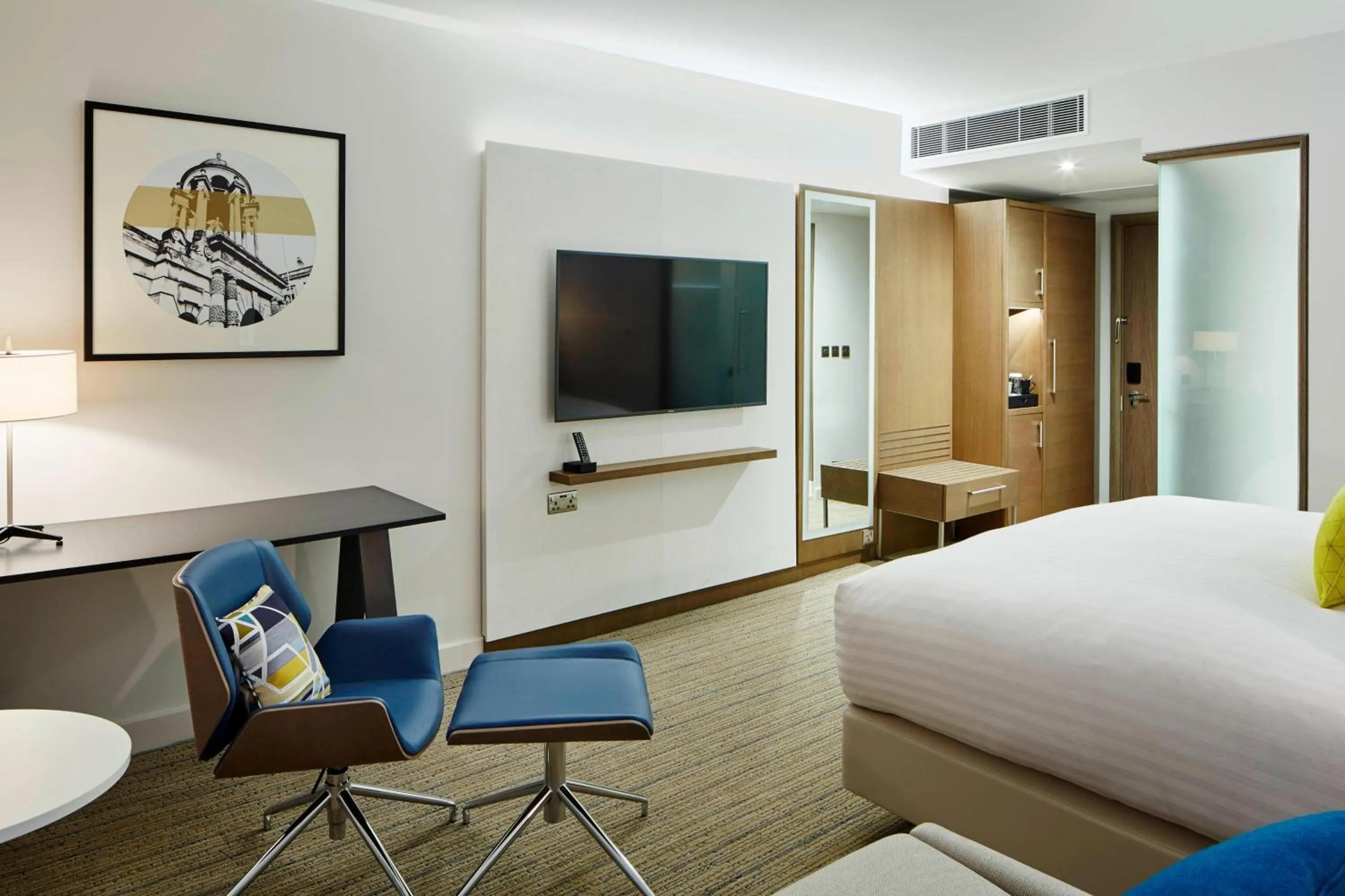 Photo of the whole room, Bed in Courtyard by Marriott Oxford South