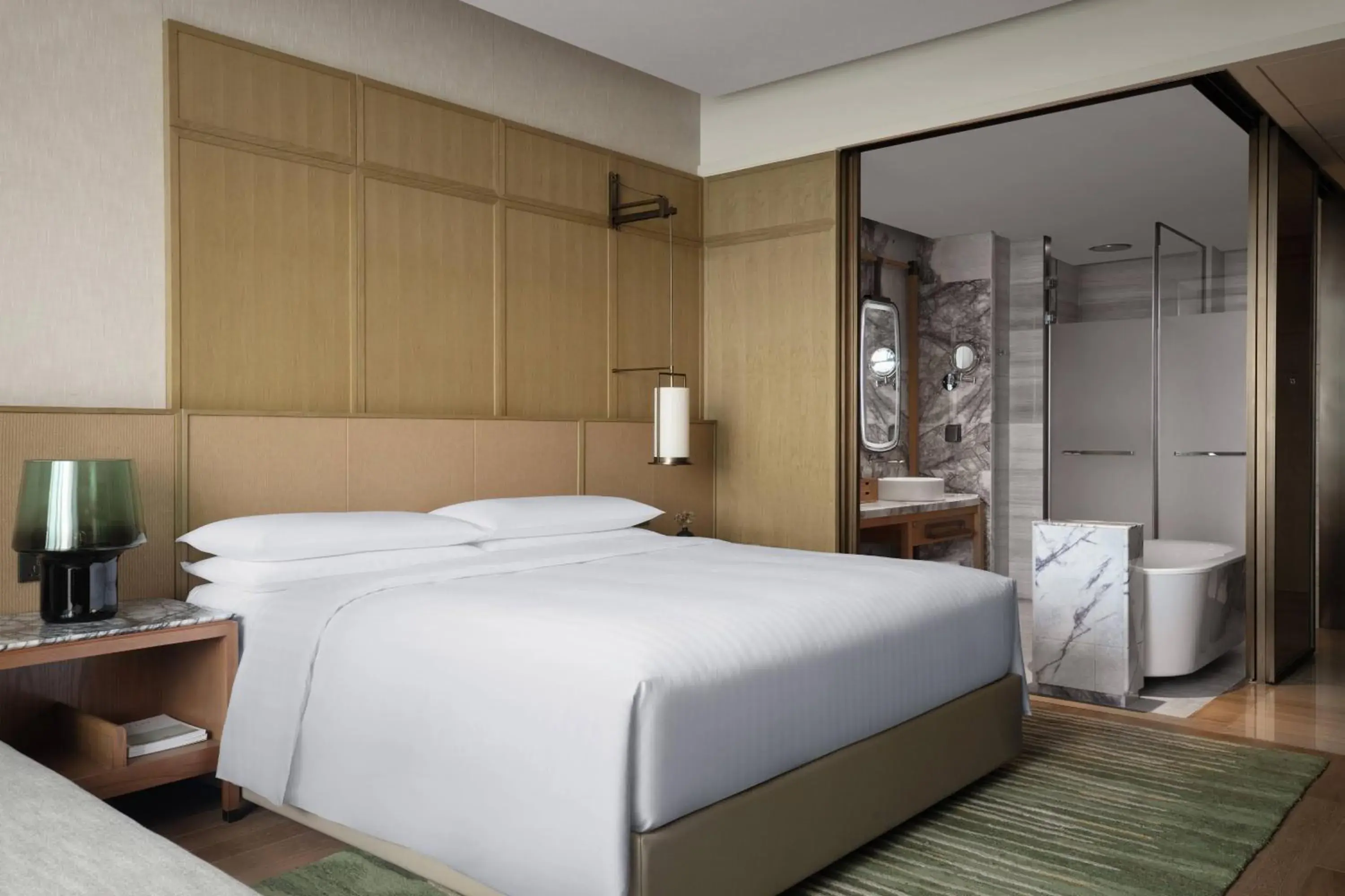 Deluxe King Room in Wuxi Marriott Hotel Lihu Lake Deluxe King Room in Wuxi Marriott Hotel Lihu Lake