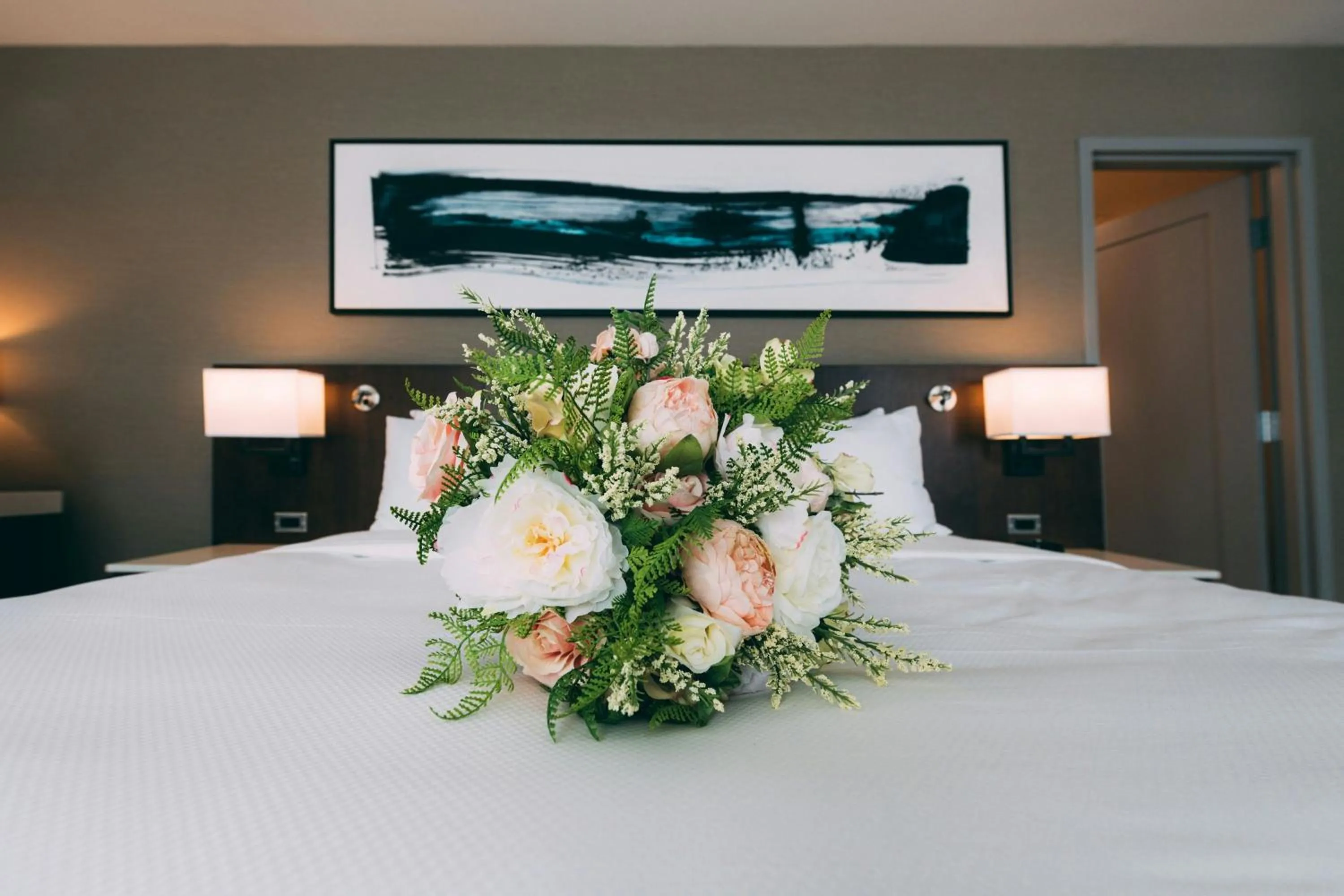 Banquet/Function facilities, Bed in Delta Hotels by Marriott Thunder Bay