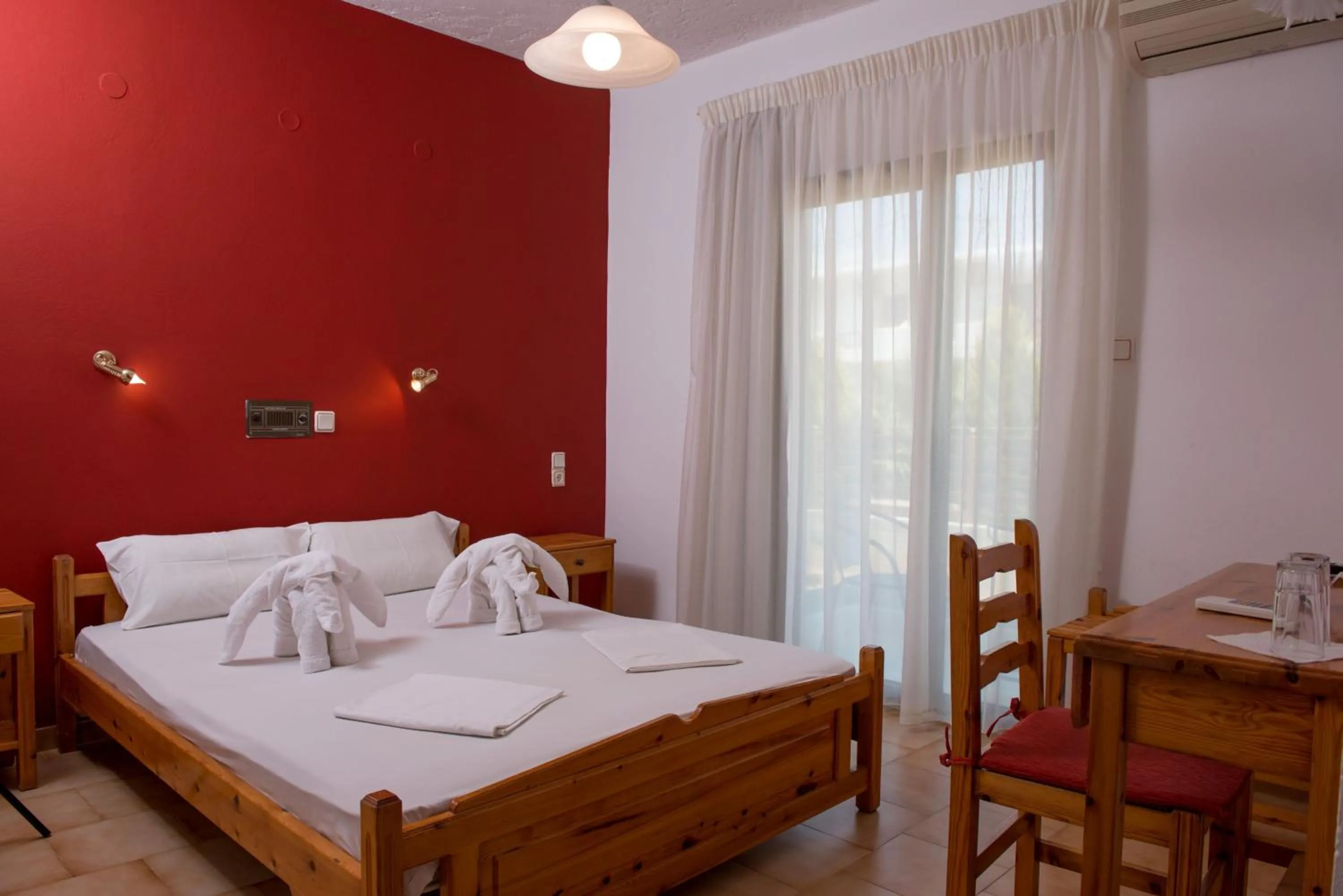 Photo of the whole room in Paradise Matala Hotel