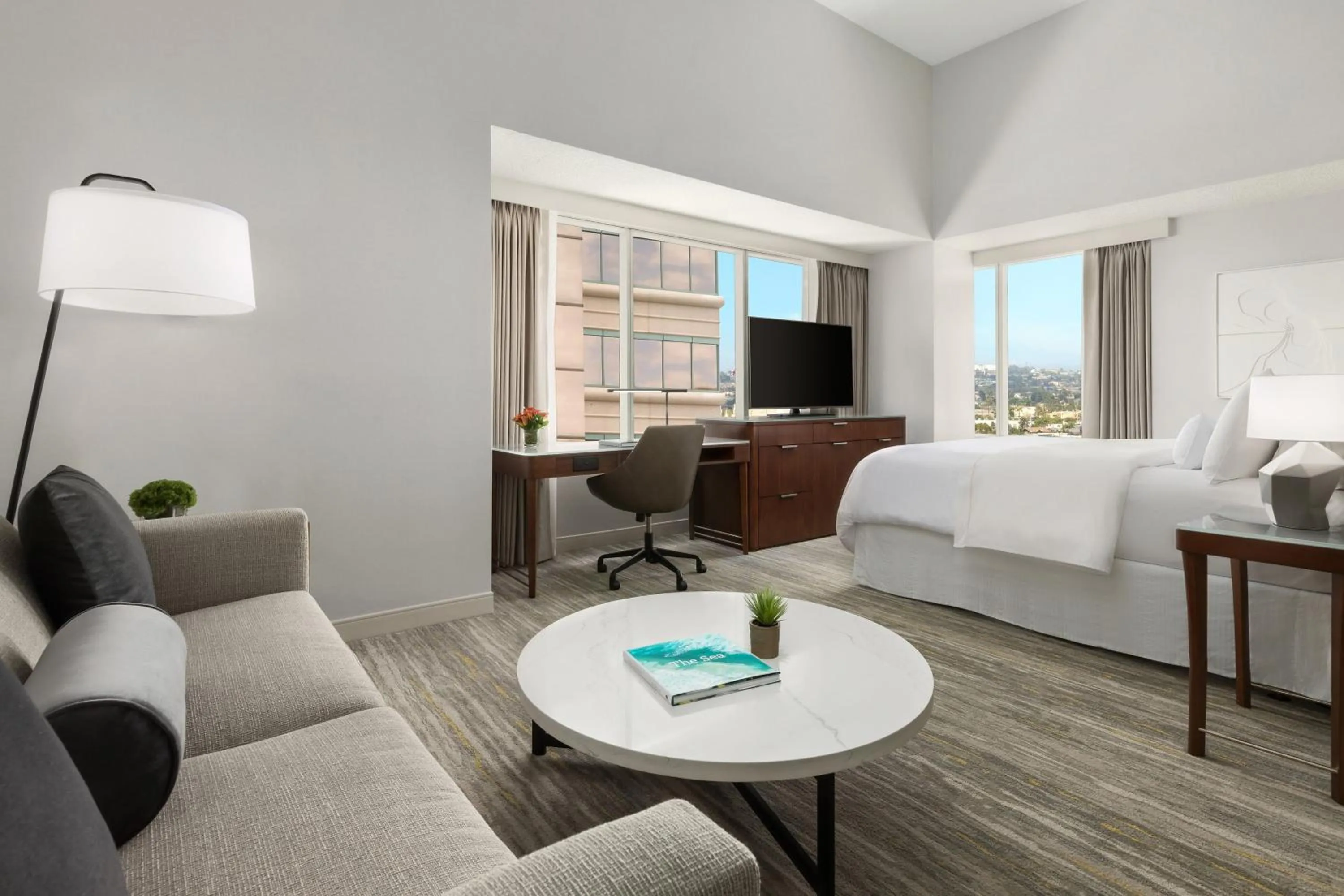 Photo of the whole room, Bed in The Westin Long Beach