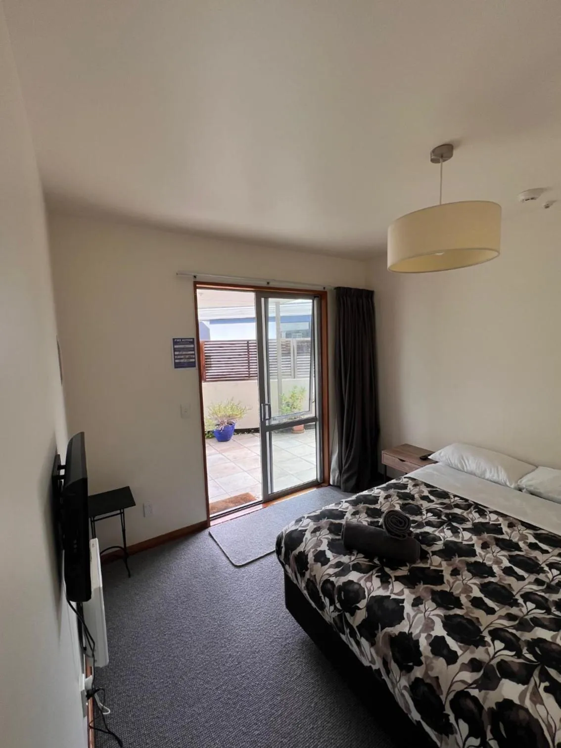 Photo of the whole room, Bed in On Top Backpackers