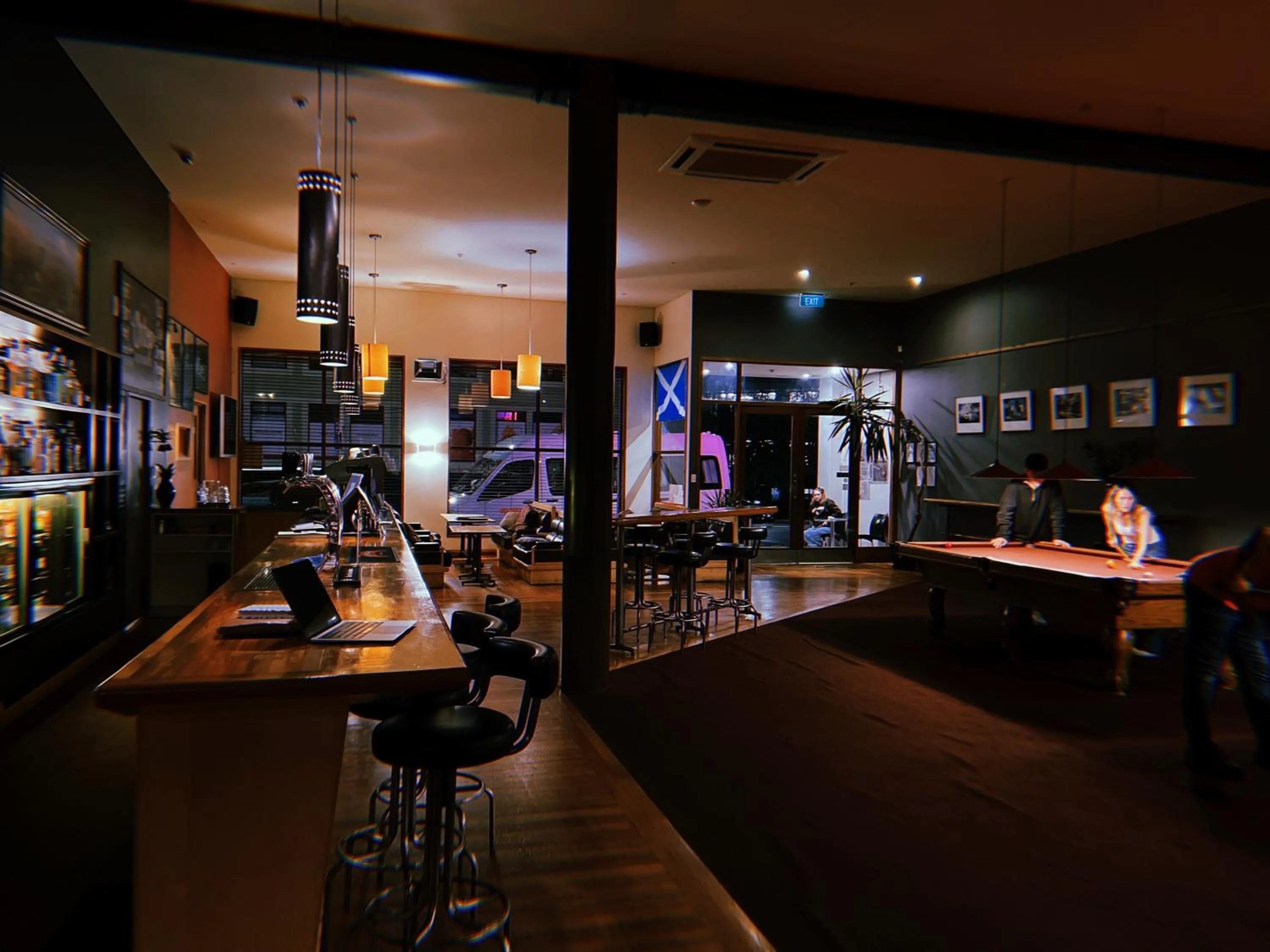 Restaurant/places to eat in On Top Backpackers