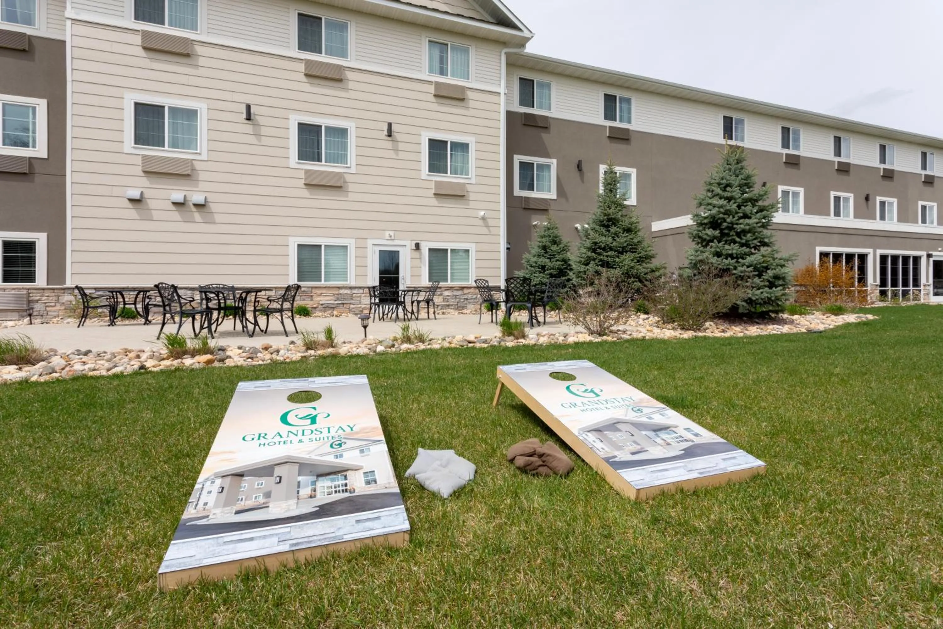 Patio in Grandstay Hotel Milbank