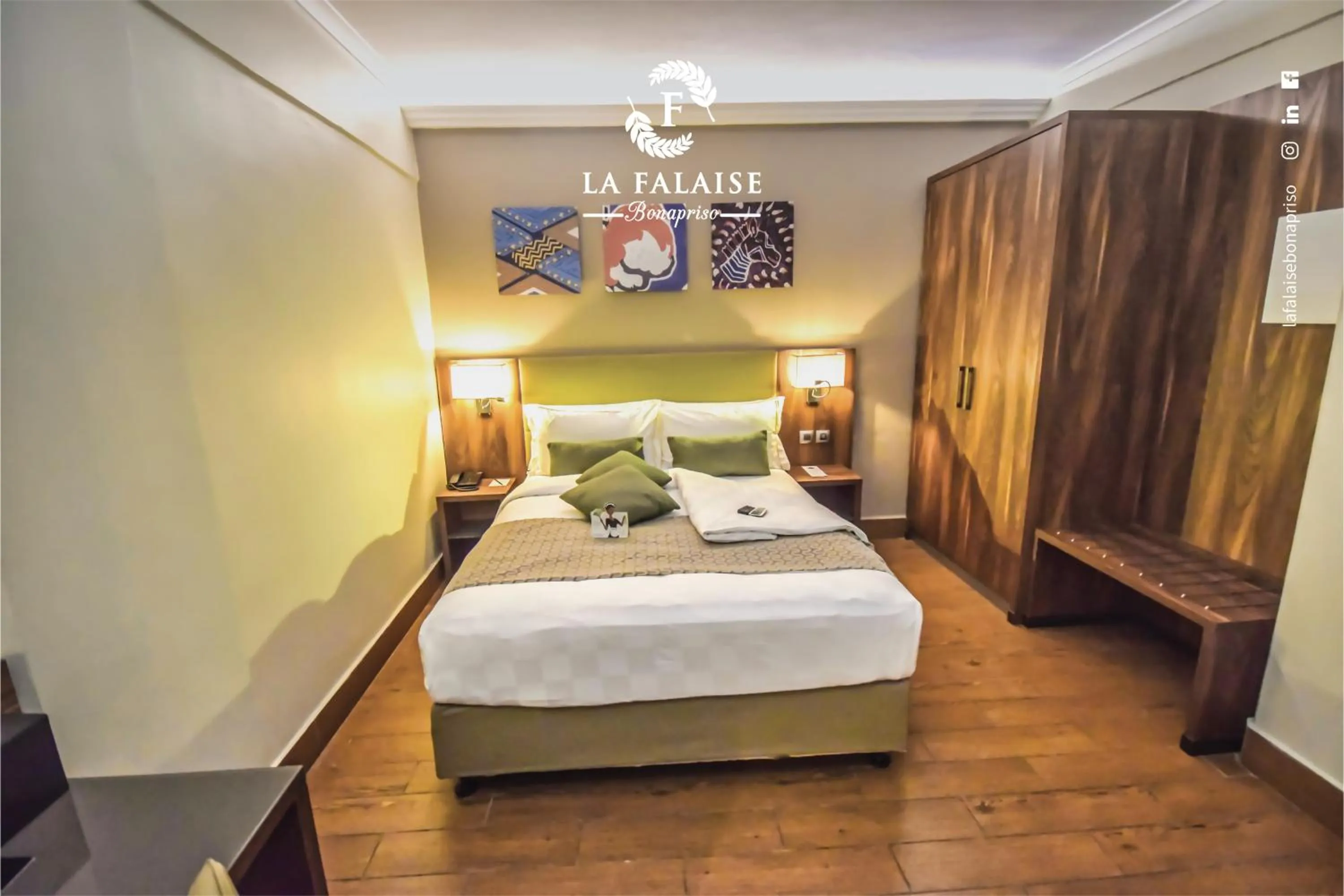 Bed in Hotel La Falaise Bonapriso