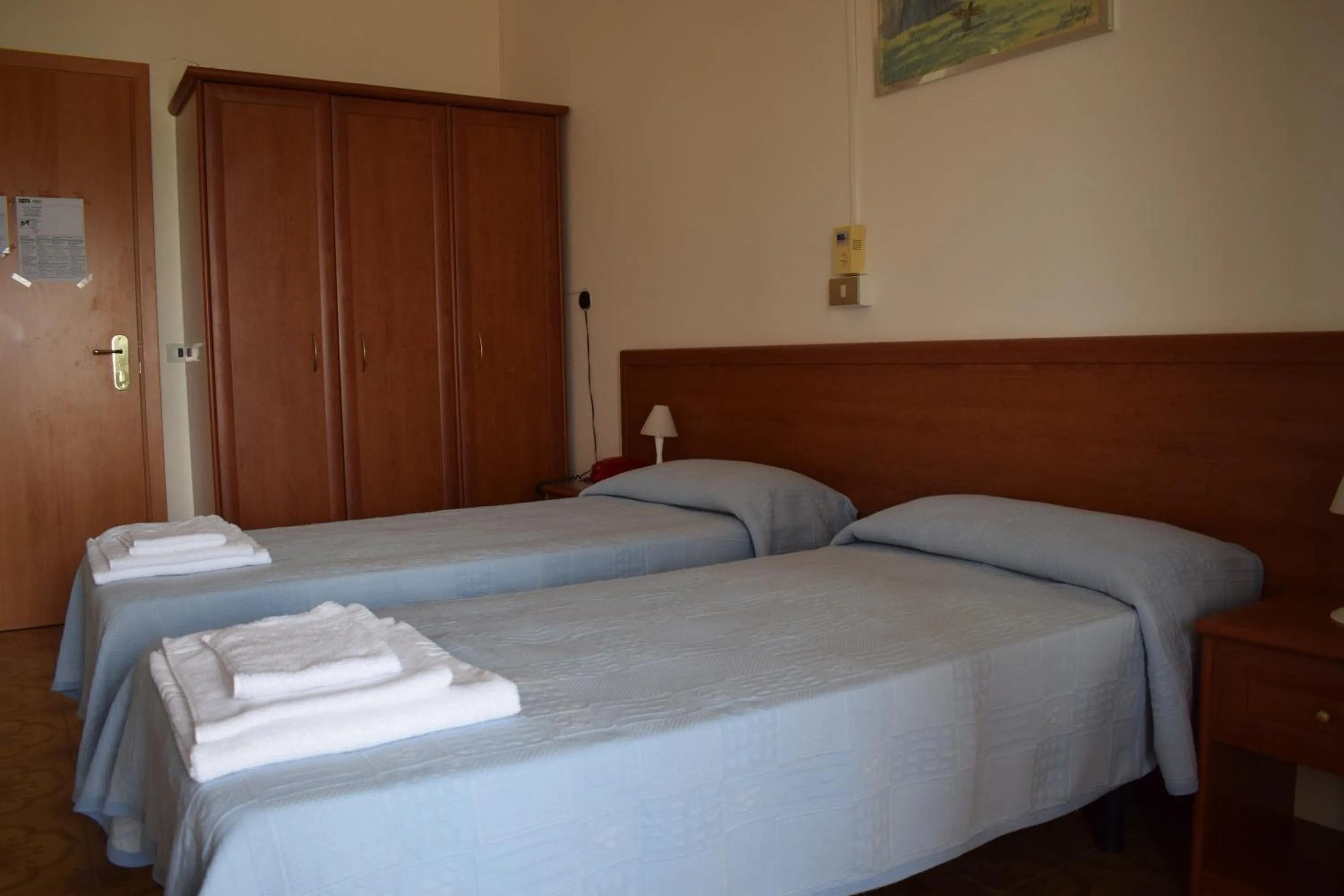 Photo of the whole room, Bed in Hotel Astoria