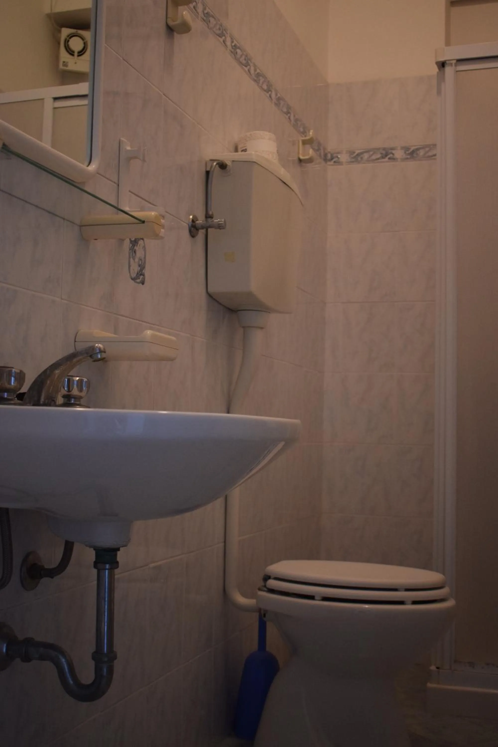 Bathroom in Hotel Astoria