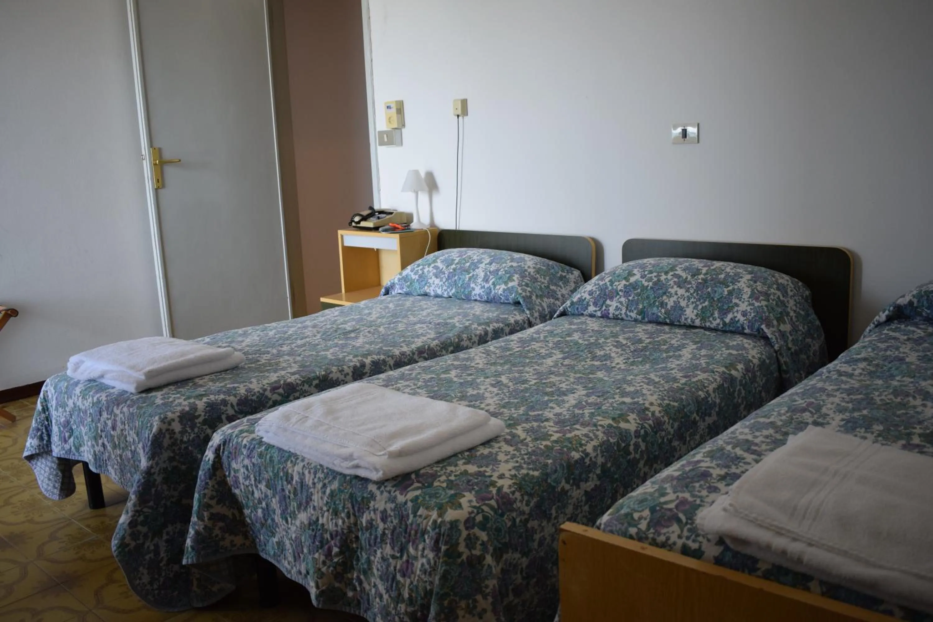 Photo of the whole room, Bed in Hotel Astoria