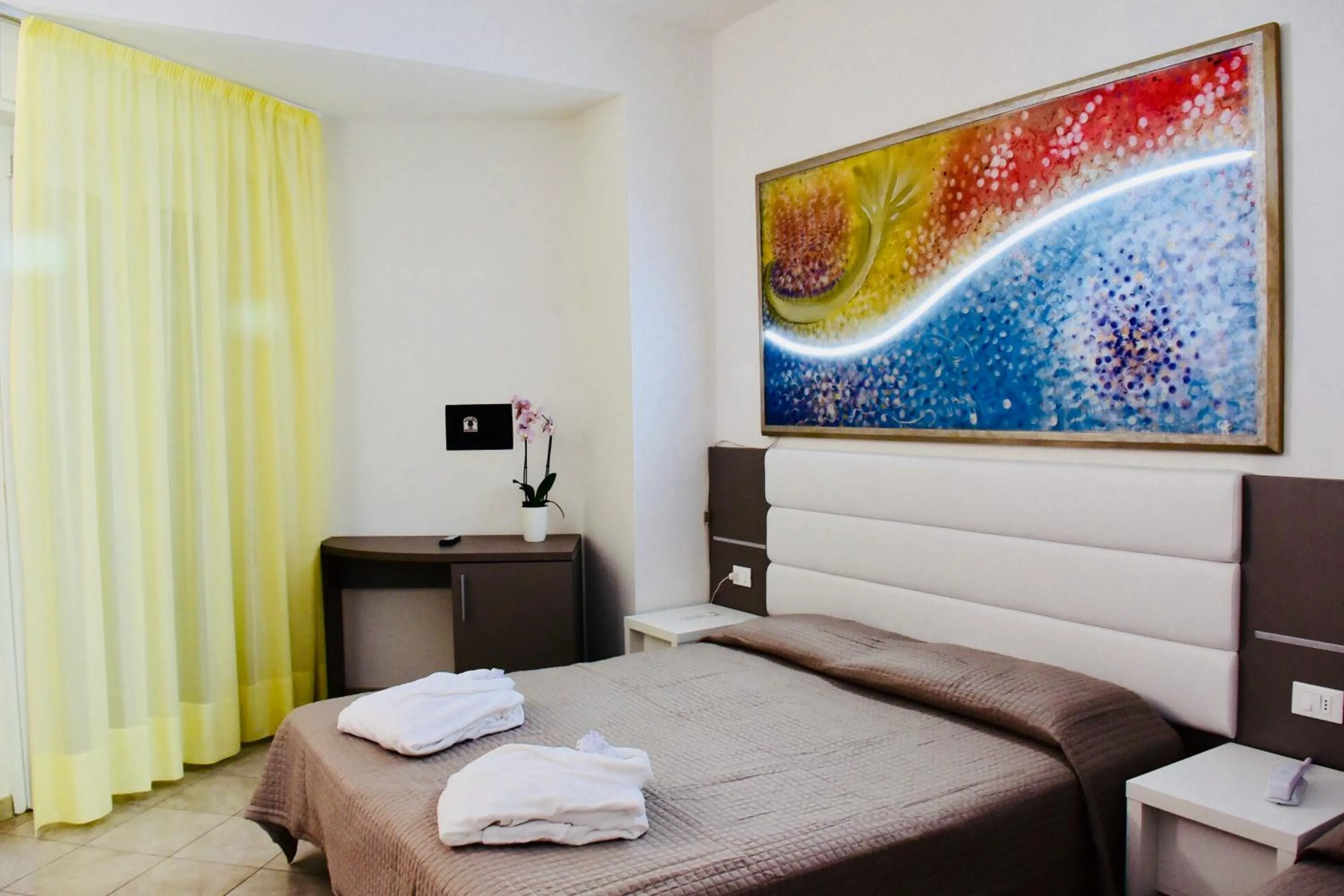 Bed in Hotel Astoria