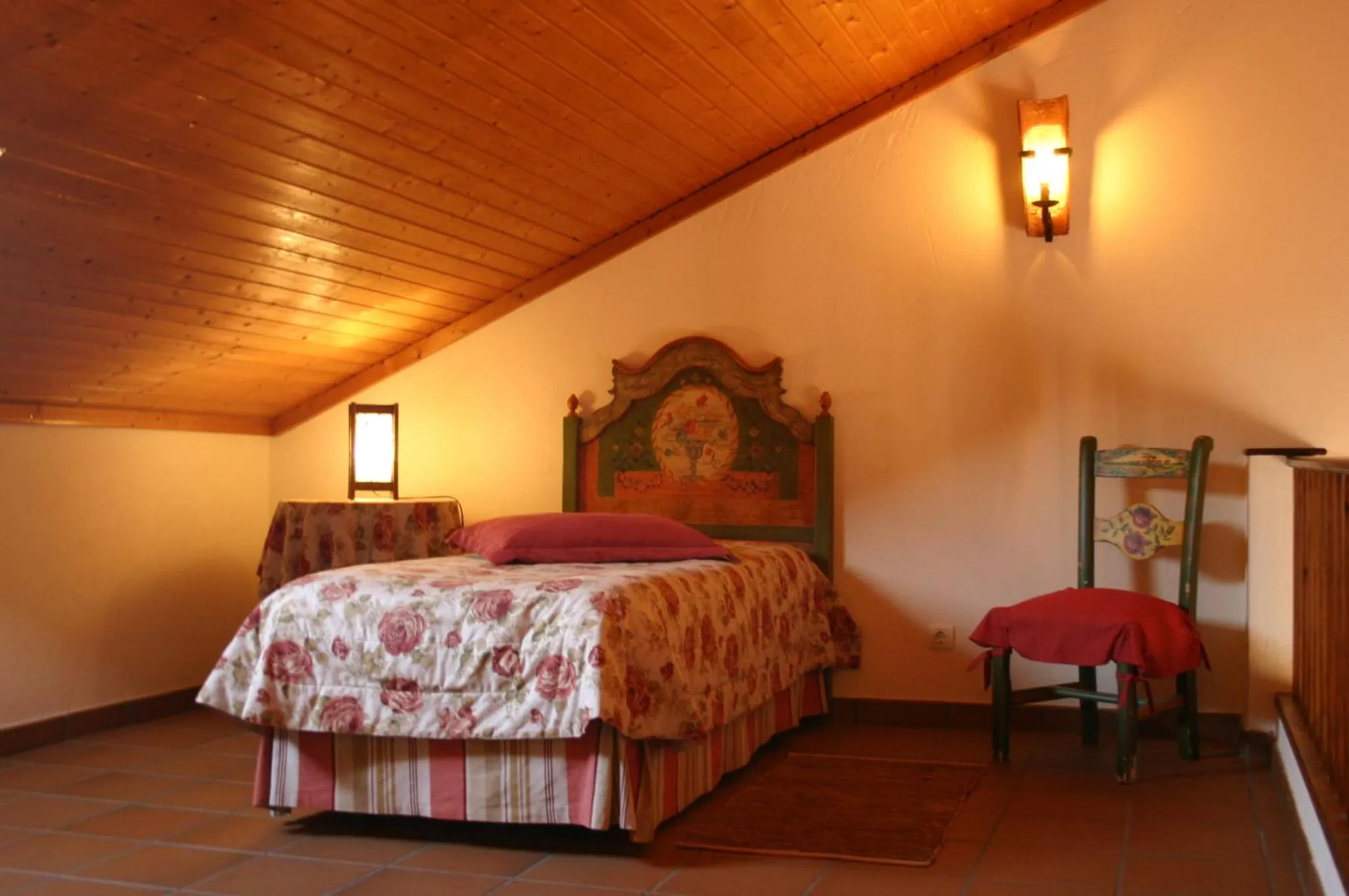 Bed in Monte das Faias Cork Farm Hotel