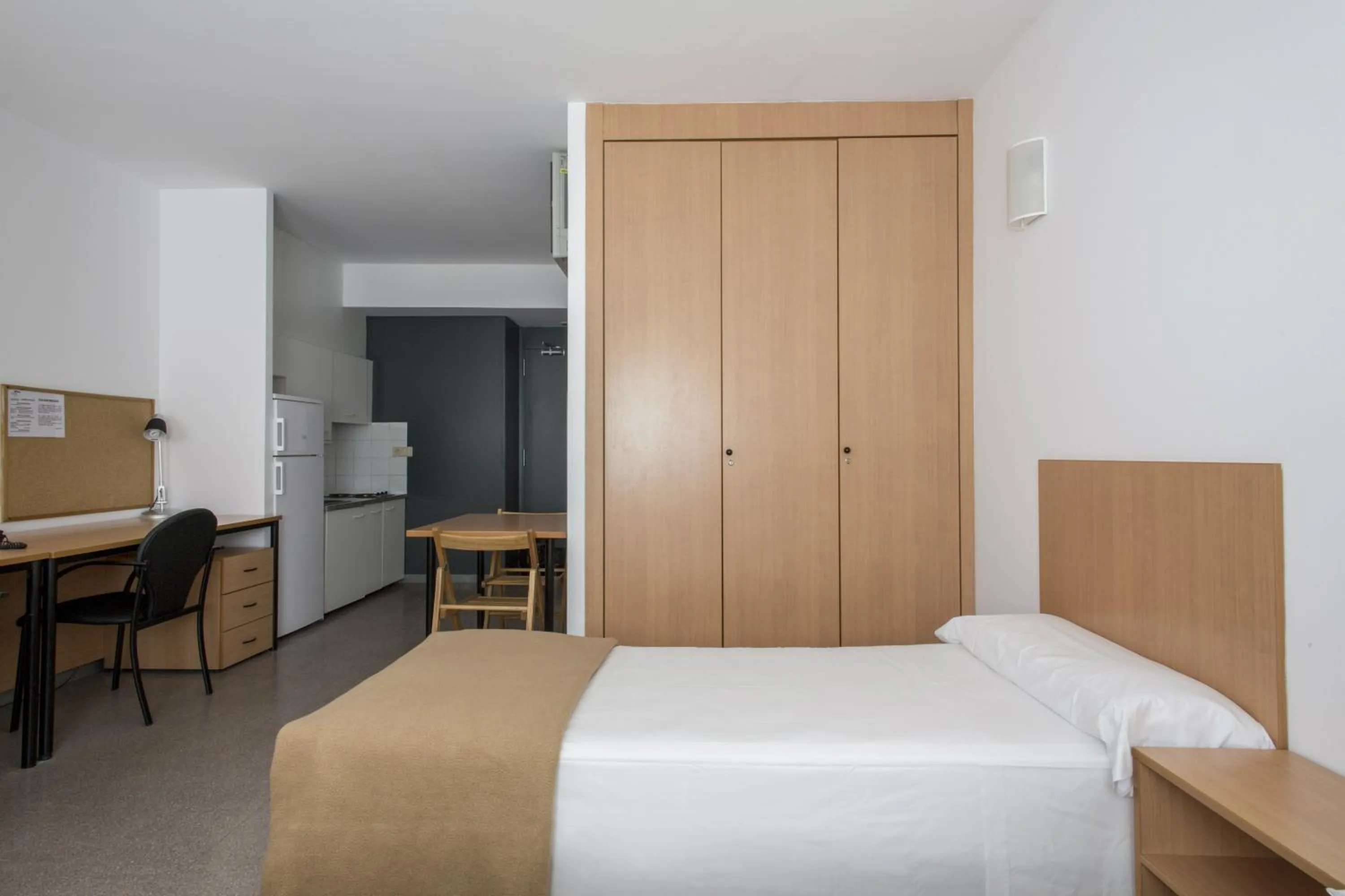 Bedroom, Bed in Residencia Universitaria Resa Campus de Montilivi