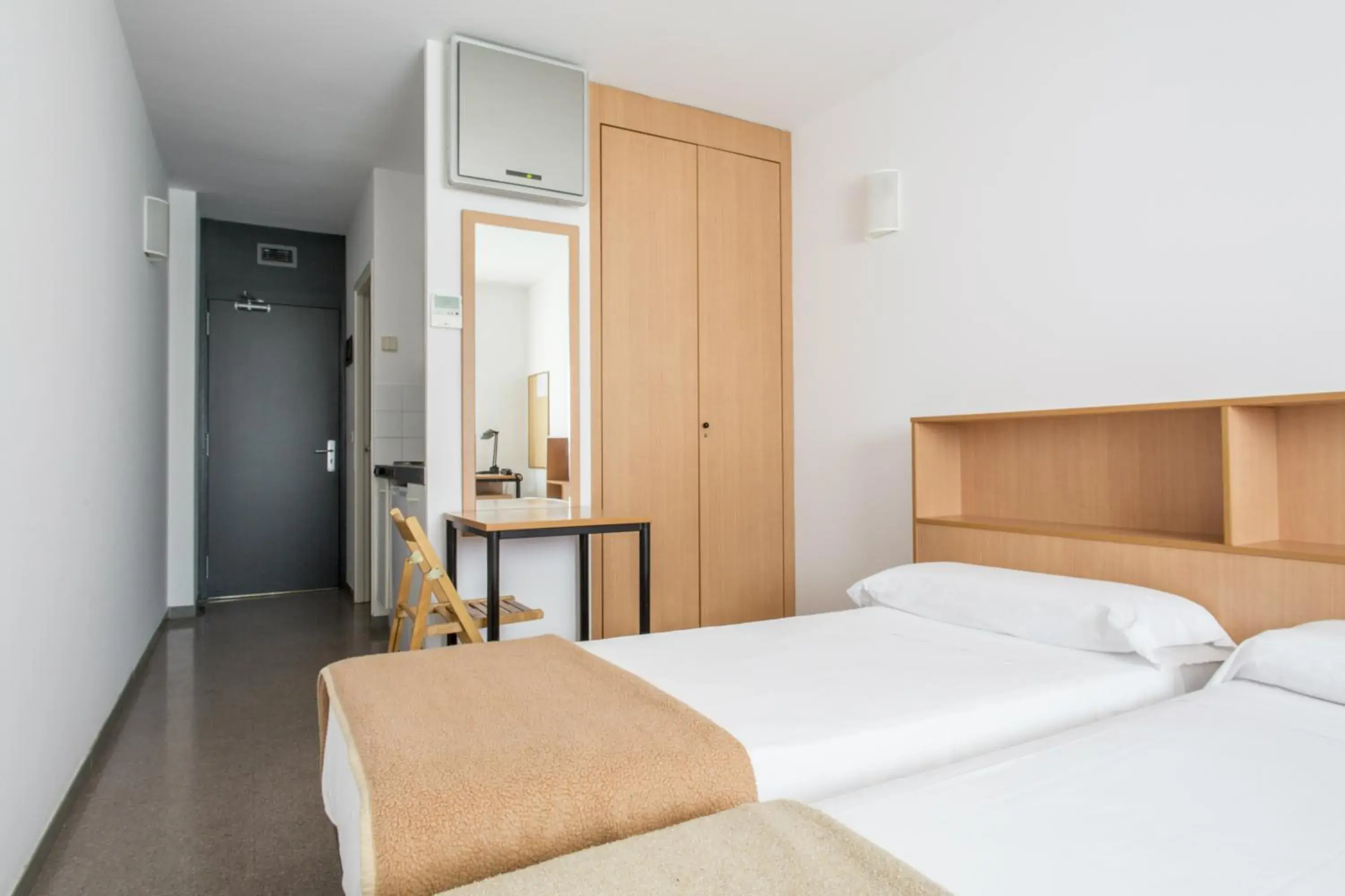 Basic Studio (2 Adults) - single occupancy in Residencia Universitaria Resa Campus de Montilivi Basic Studio (2 Adults) - single occupancy in Residencia Universitaria Resa Campus de Montilivi