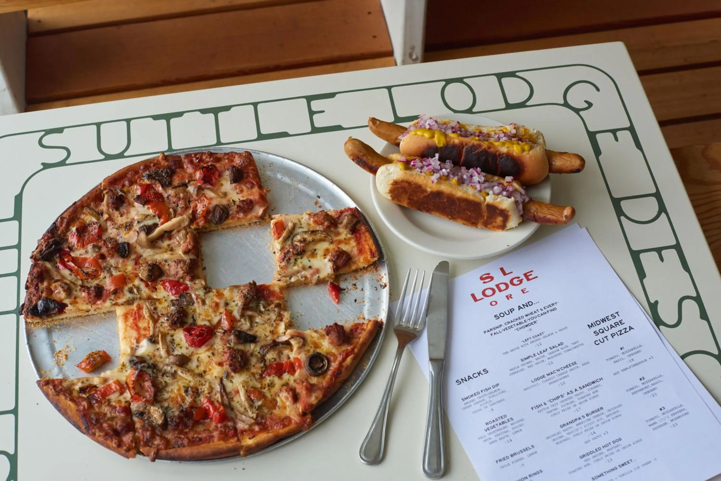 Restaurant/places to eat in The Suttle Lodge & Boathouse