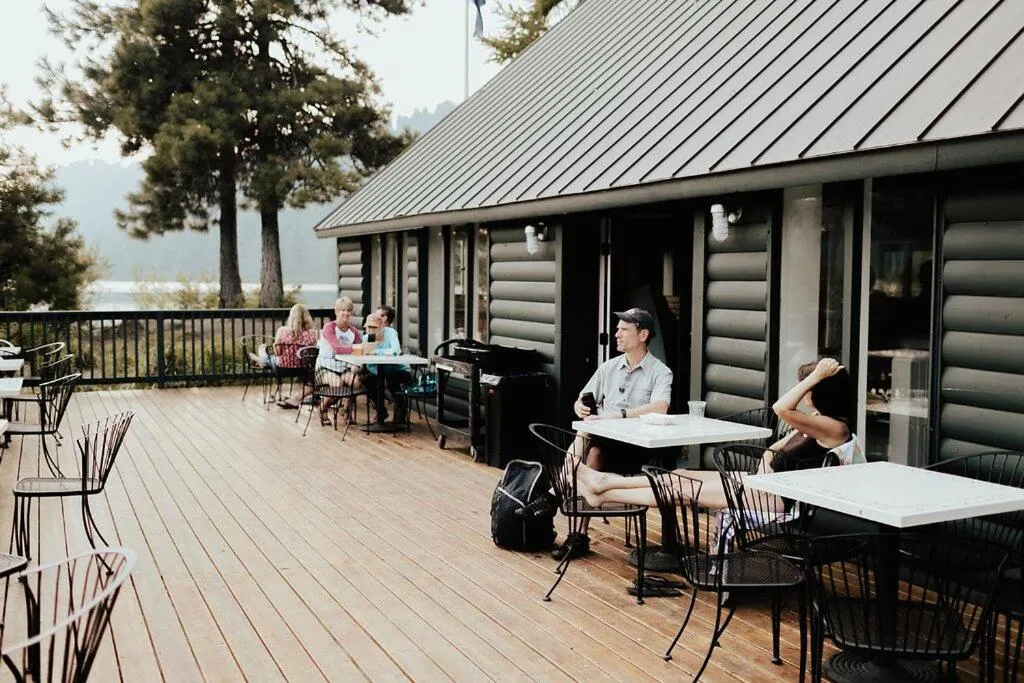 The Suttle Lodge & Boathouse