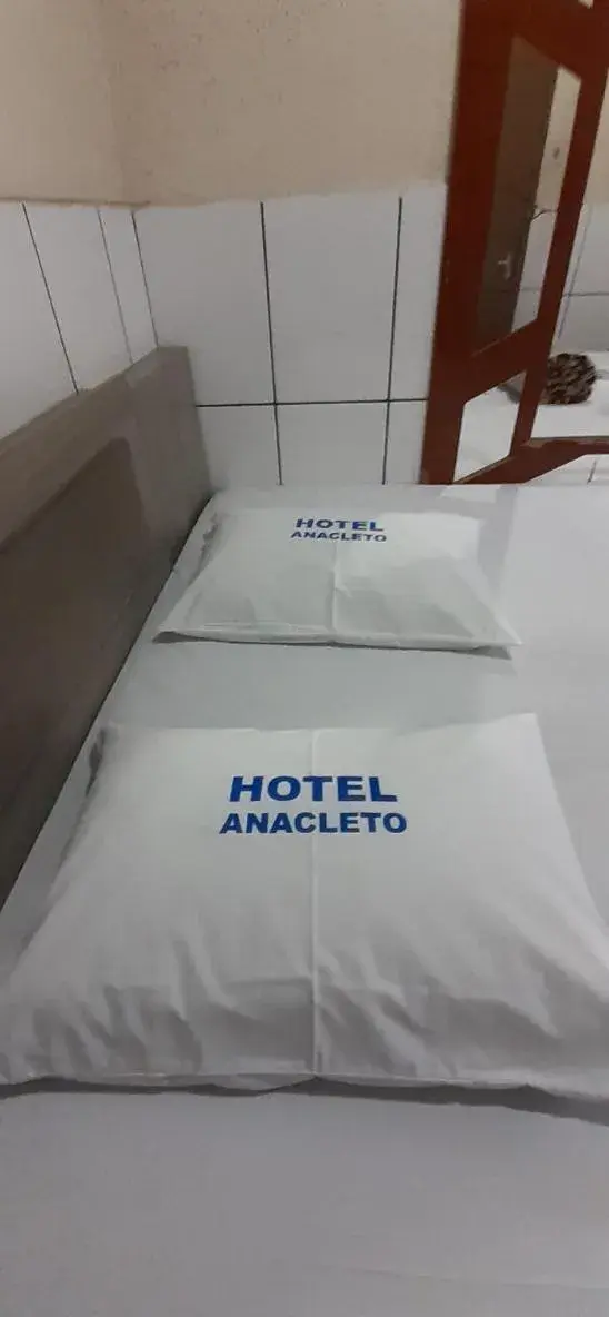 Double Room in Hotel Anacleto Double Room in Hotel Anacleto