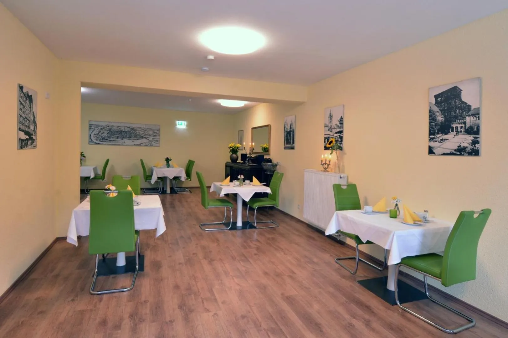 Business facilities in Ricks City Hotel