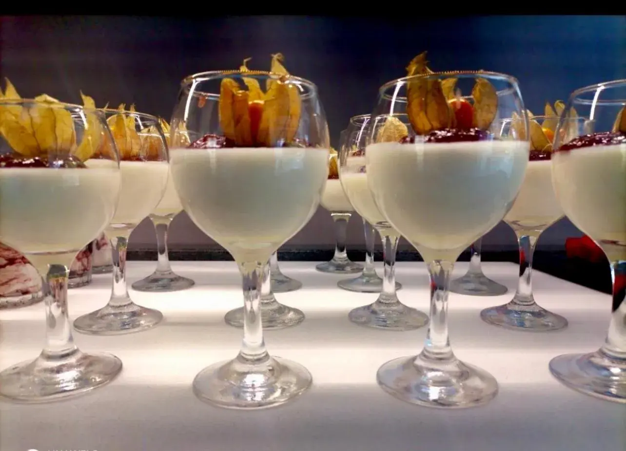 Food and drinks in Happy Days Hotel, Adults Only Food and drinks in Happy Days Hotel, Adults Only