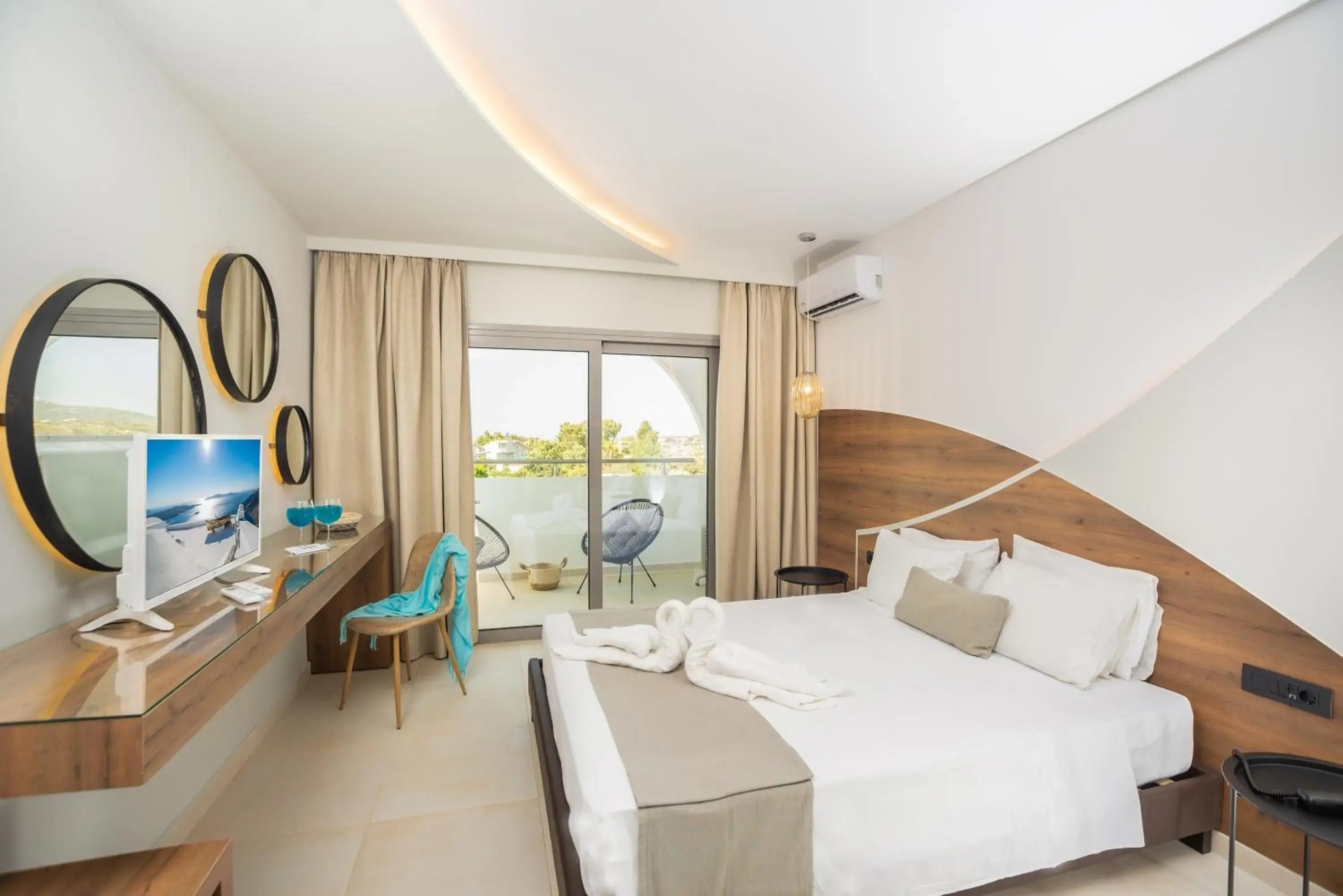 Photo of the whole room in Happy Days Hotel, Adults Only Photo of the whole room in Happy Days Hotel, Adults Only