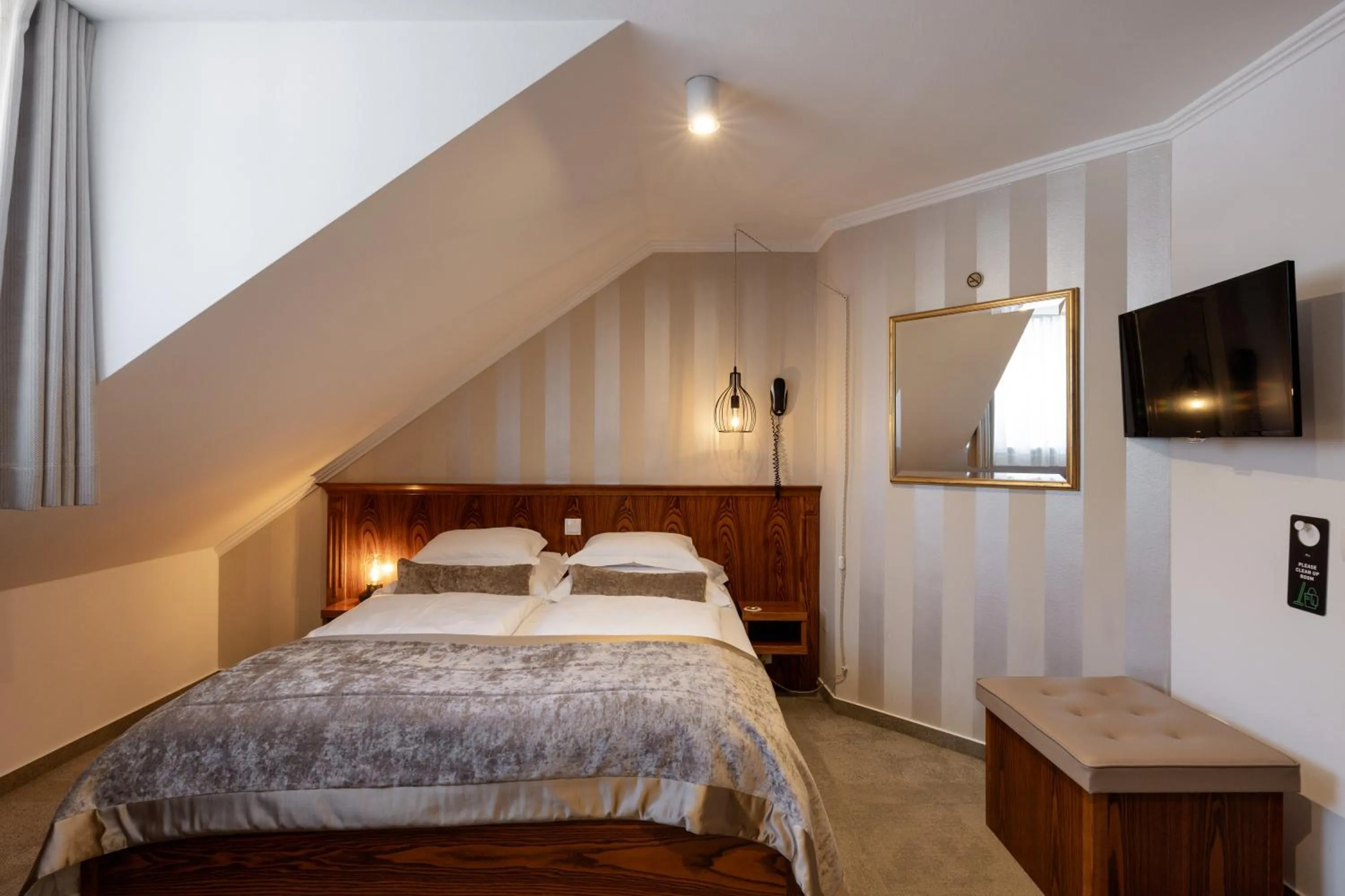 Photo of the whole room, Bed in Kotnik Superior Boutique Hotel