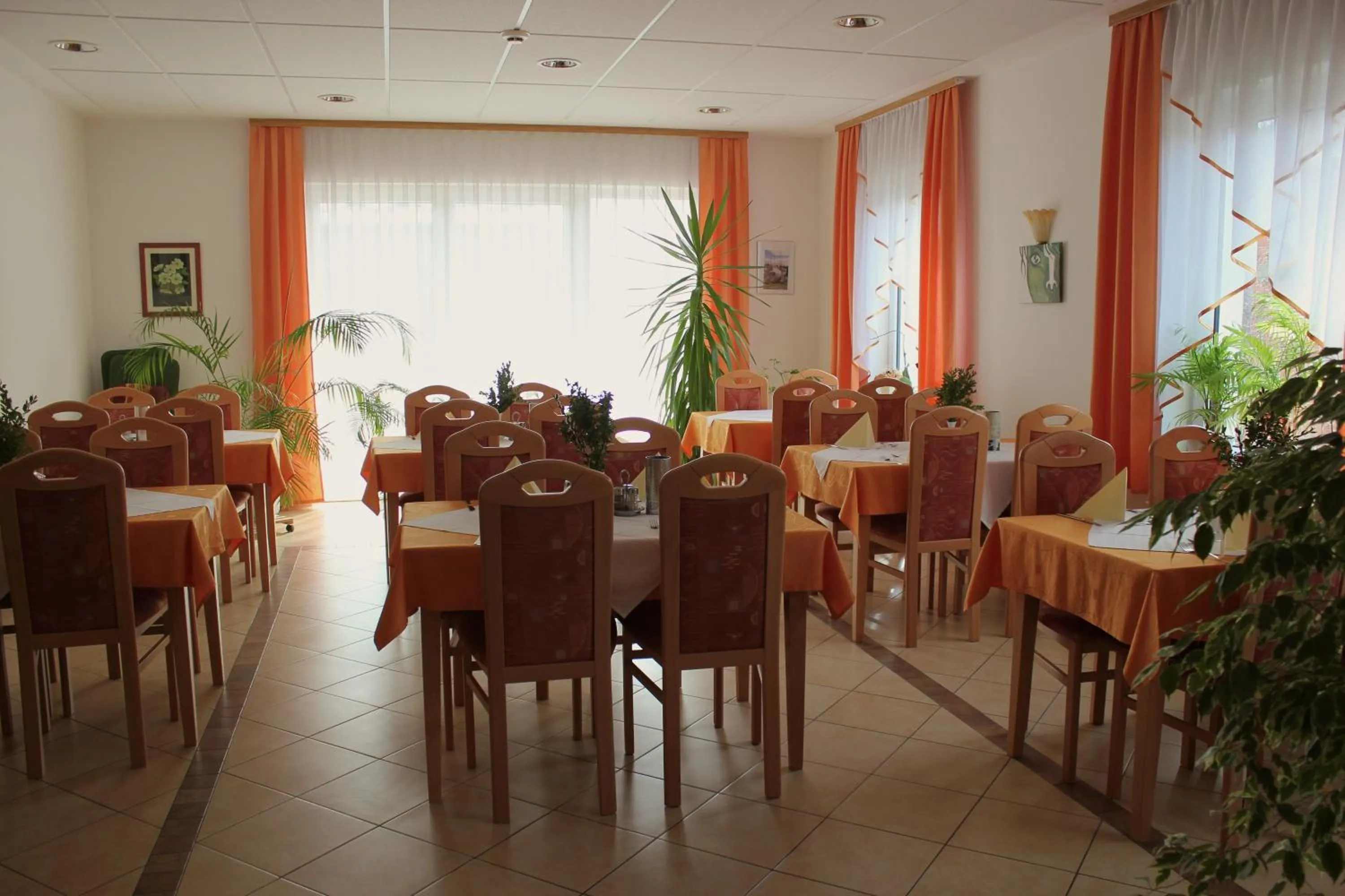 Restaurant/places to eat in Garni Hotel Villa Tamara