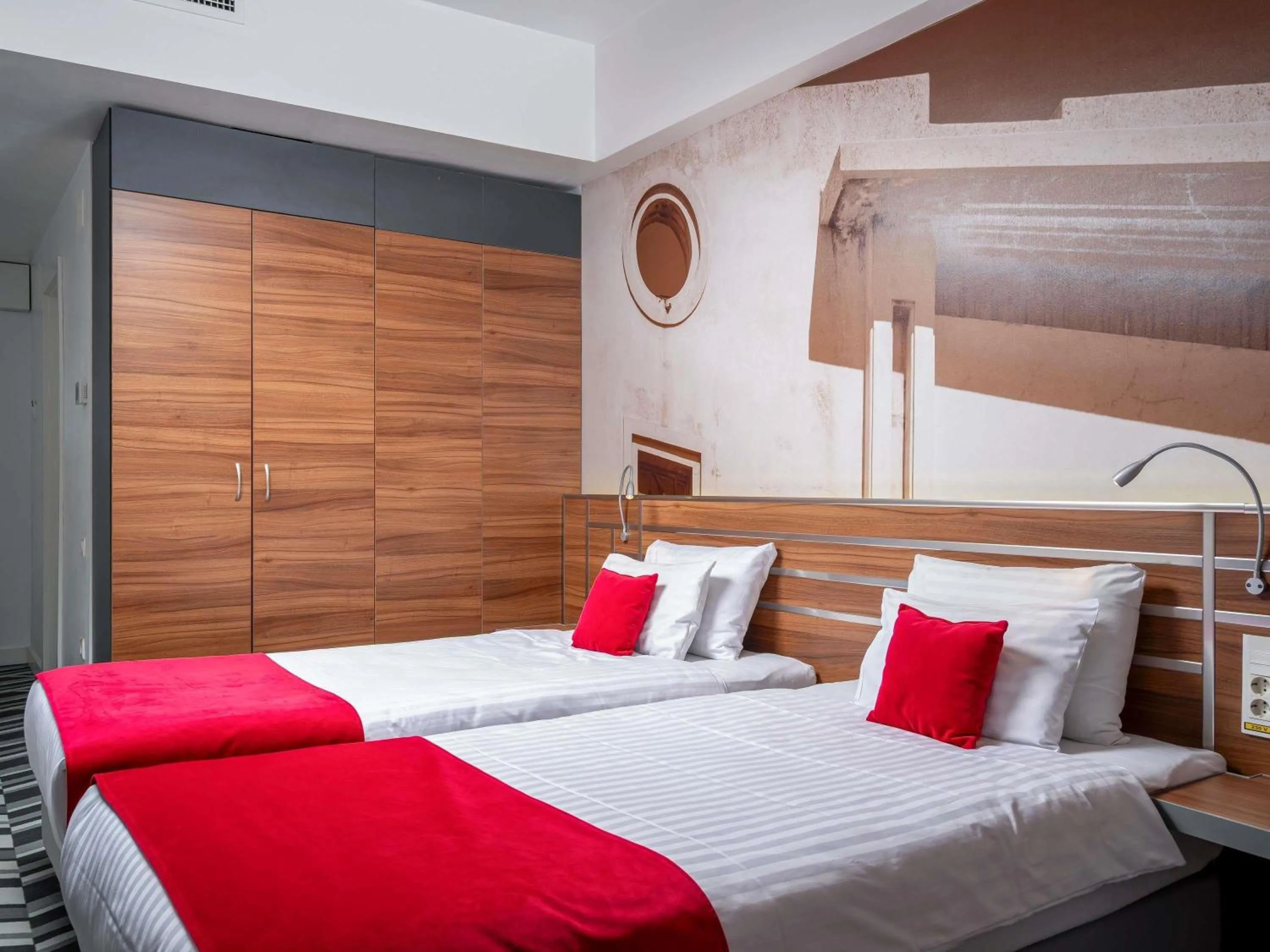 Bedroom, Bed in Mercure Bucharest Unirii