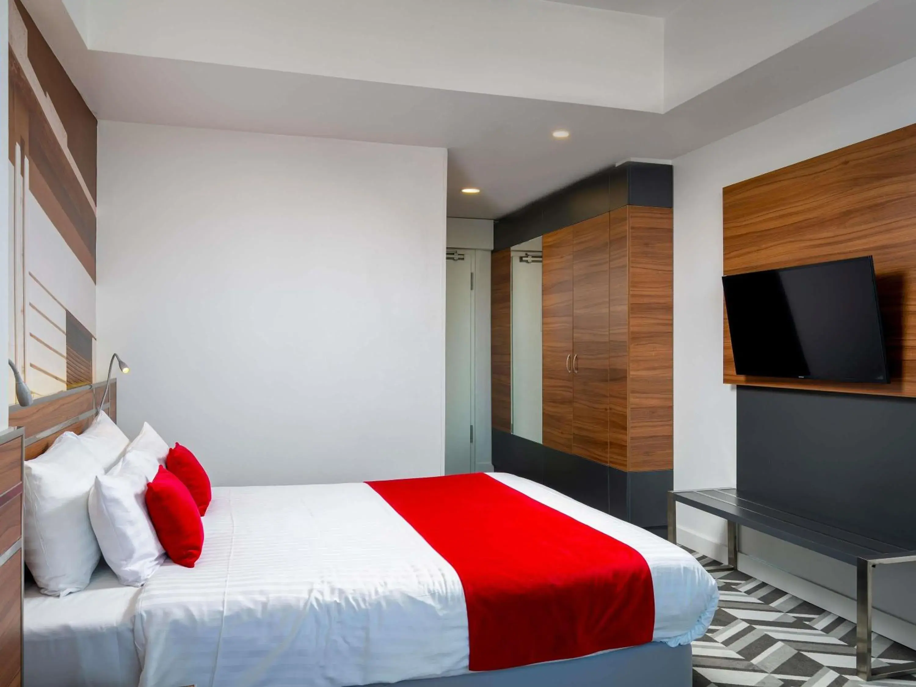 Bedroom, Bed in Mercure Bucharest Unirii Bedroom, Bed in Mercure Bucharest Unirii