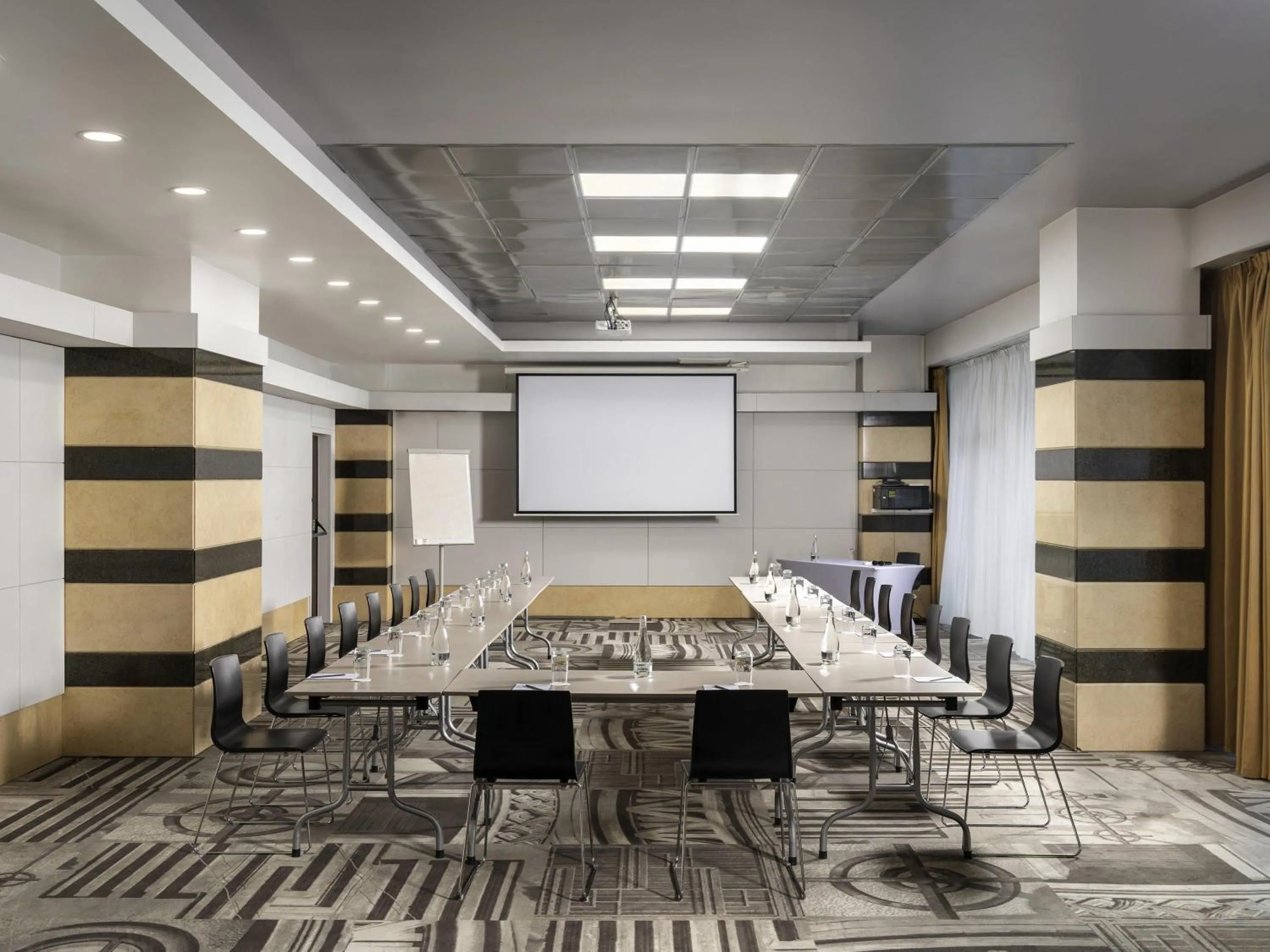 Meeting/conference room in Mercure Bucharest Unirii