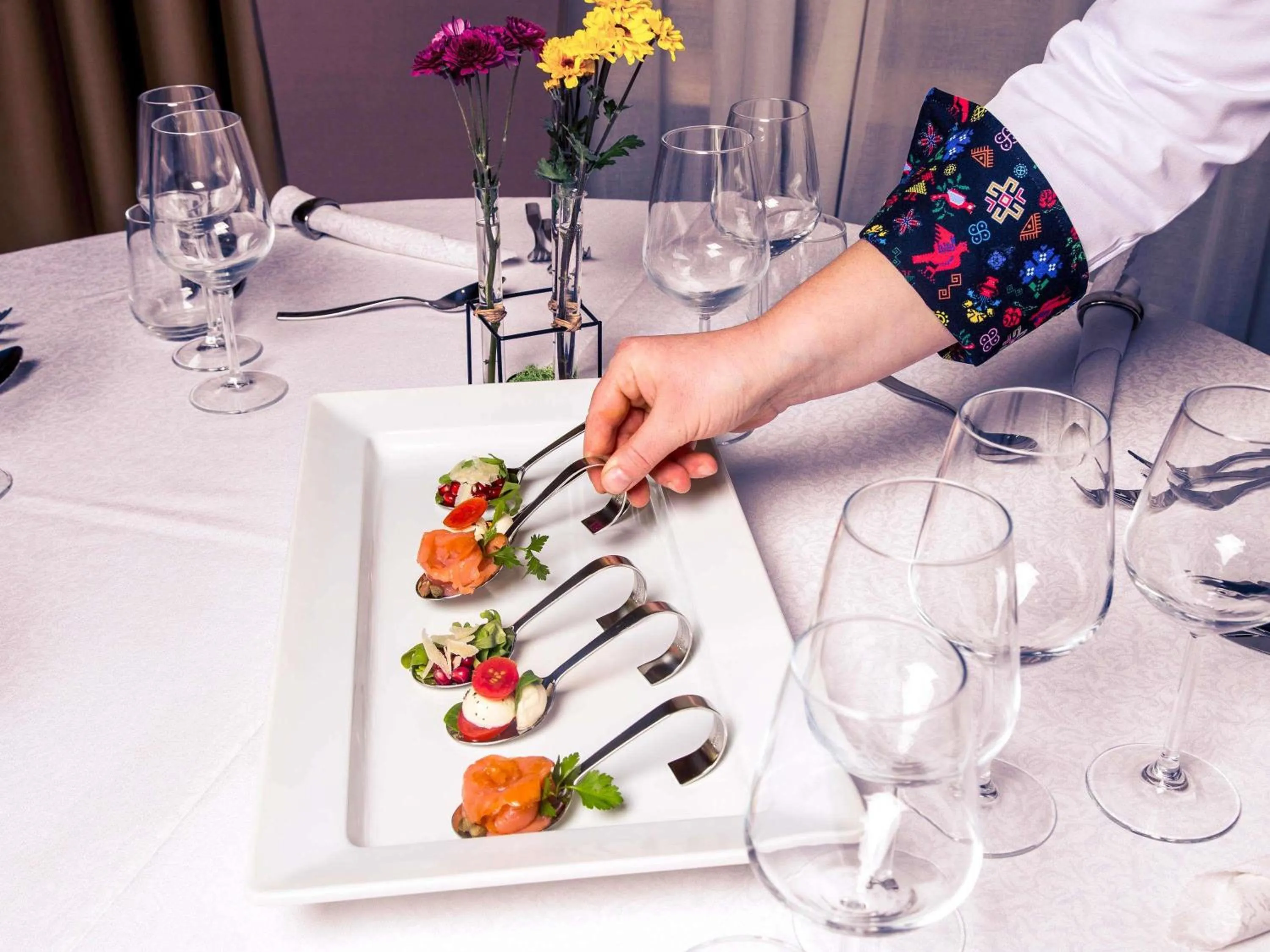 Restaurant/places to eat in Mercure Bucharest Unirii