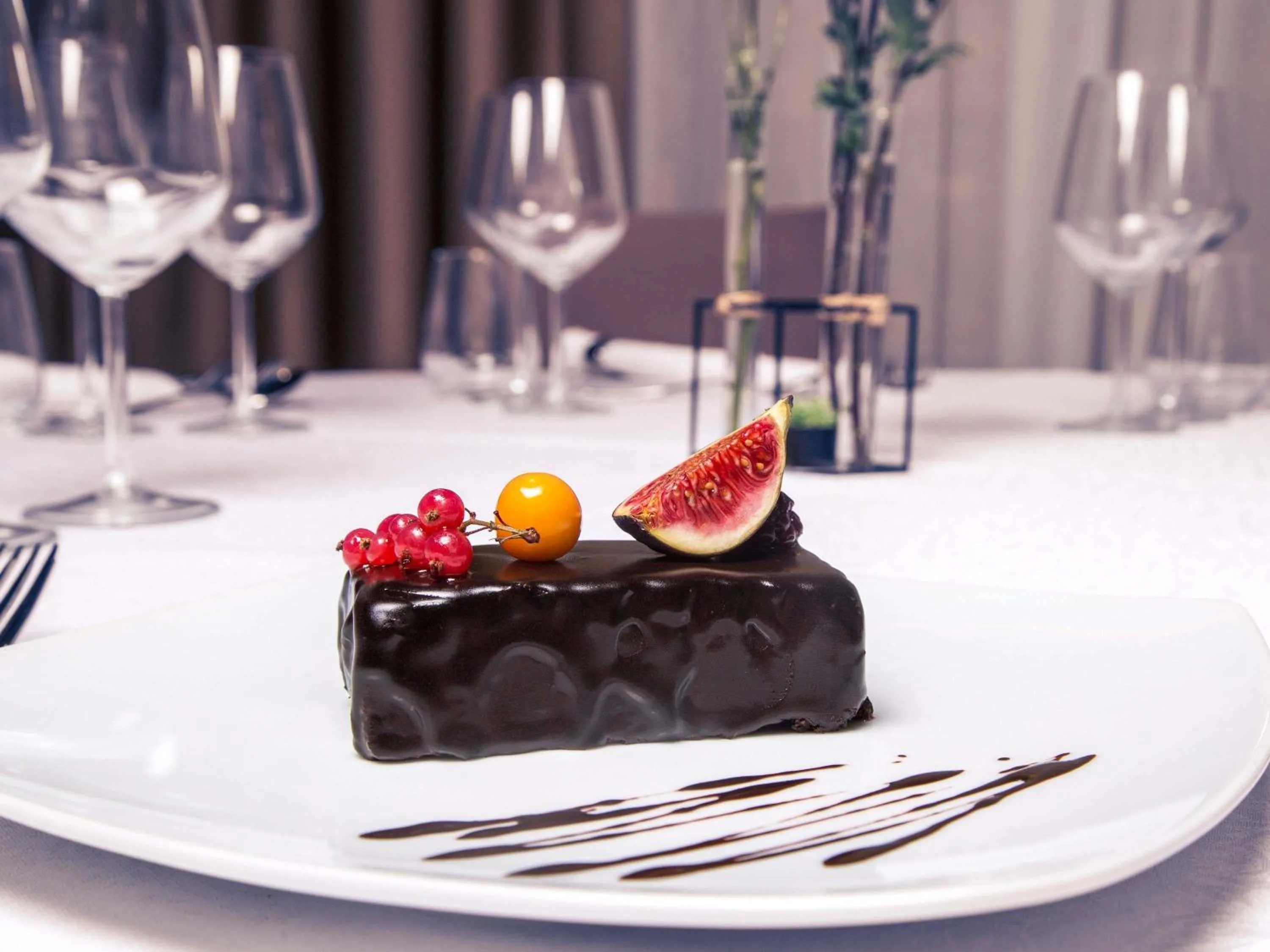 Restaurant/places to eat in Mercure Bucharest Unirii