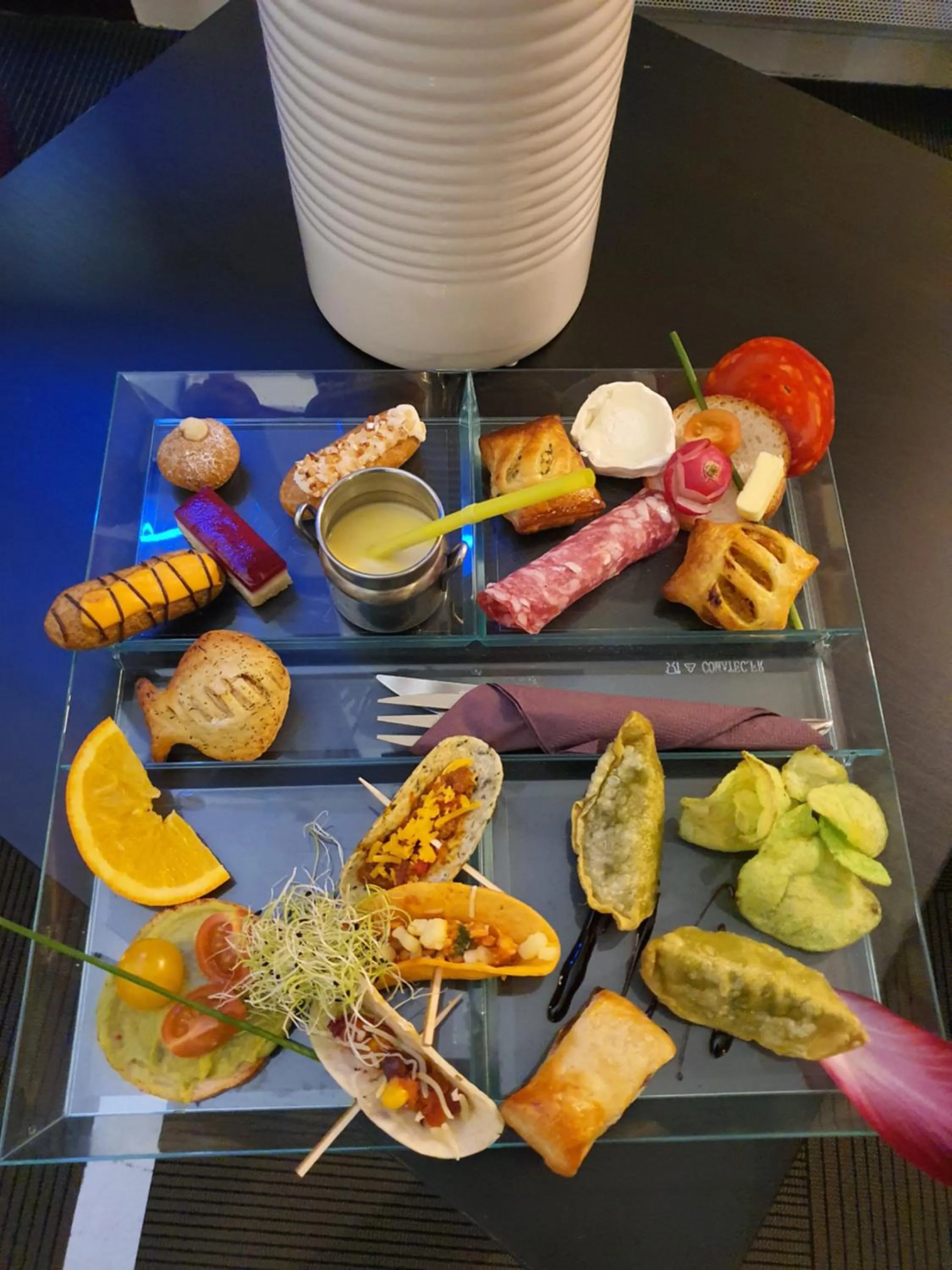 Food and drinks in Hotel Inn Design Poitiers Sud