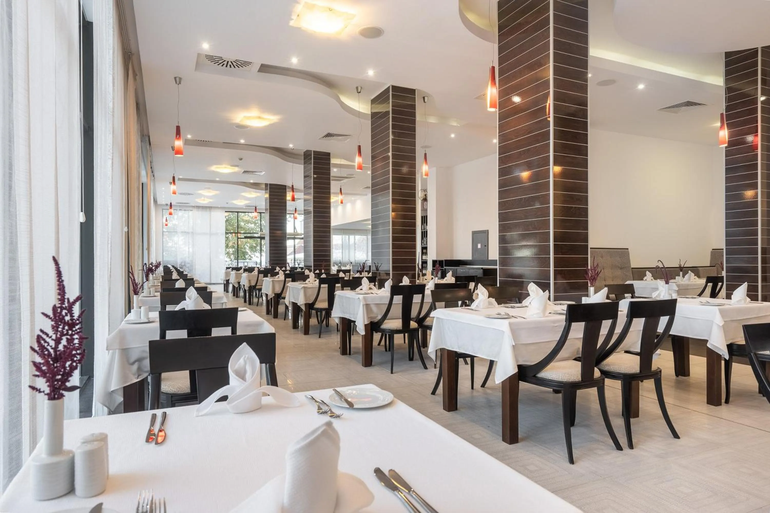 Restaurant/places to eat in GRIFID Metropol Hotel - Premium All inclusive & Private Beach - Adults Only