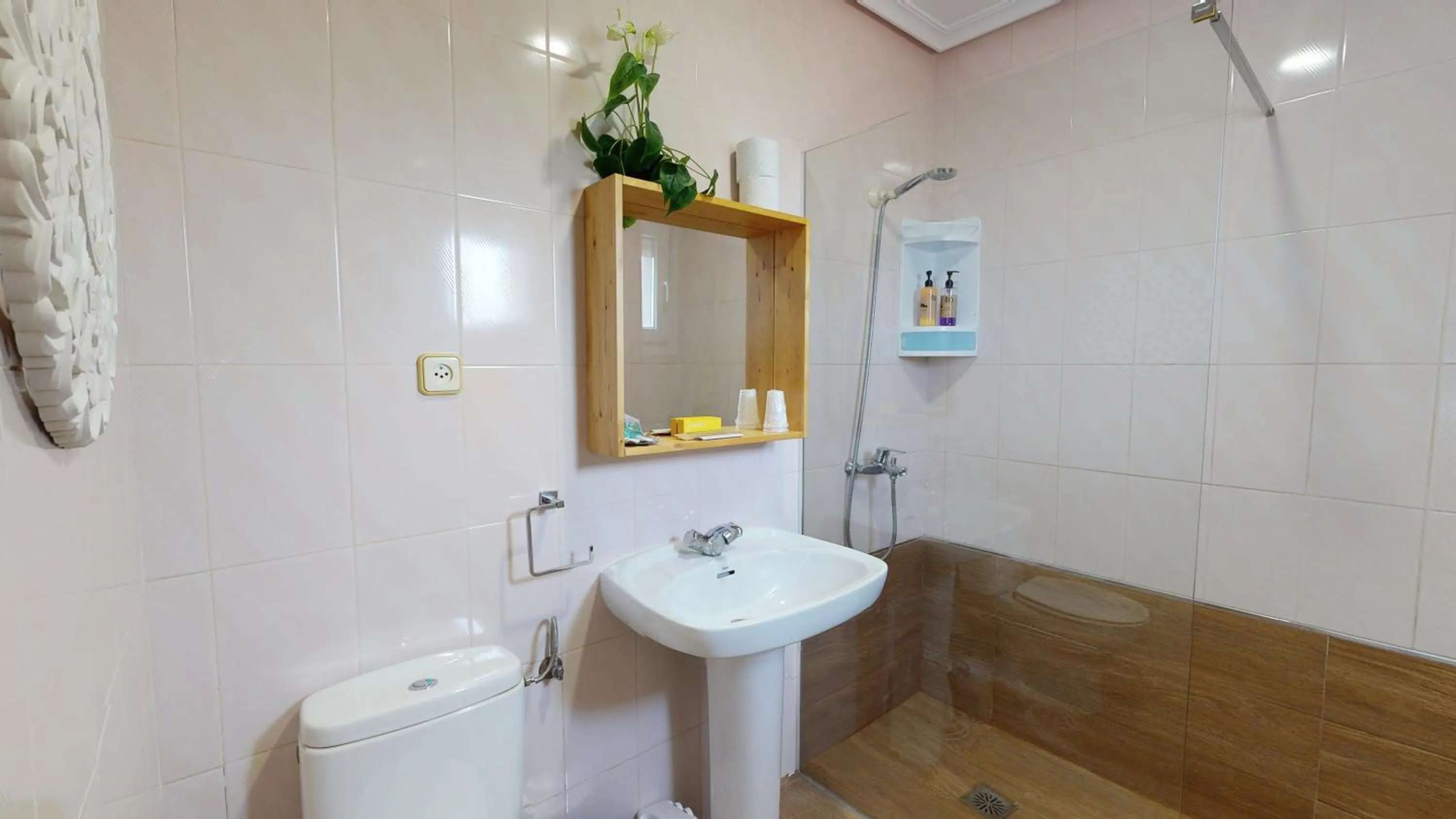 Bathroom in Hotel Consuegra