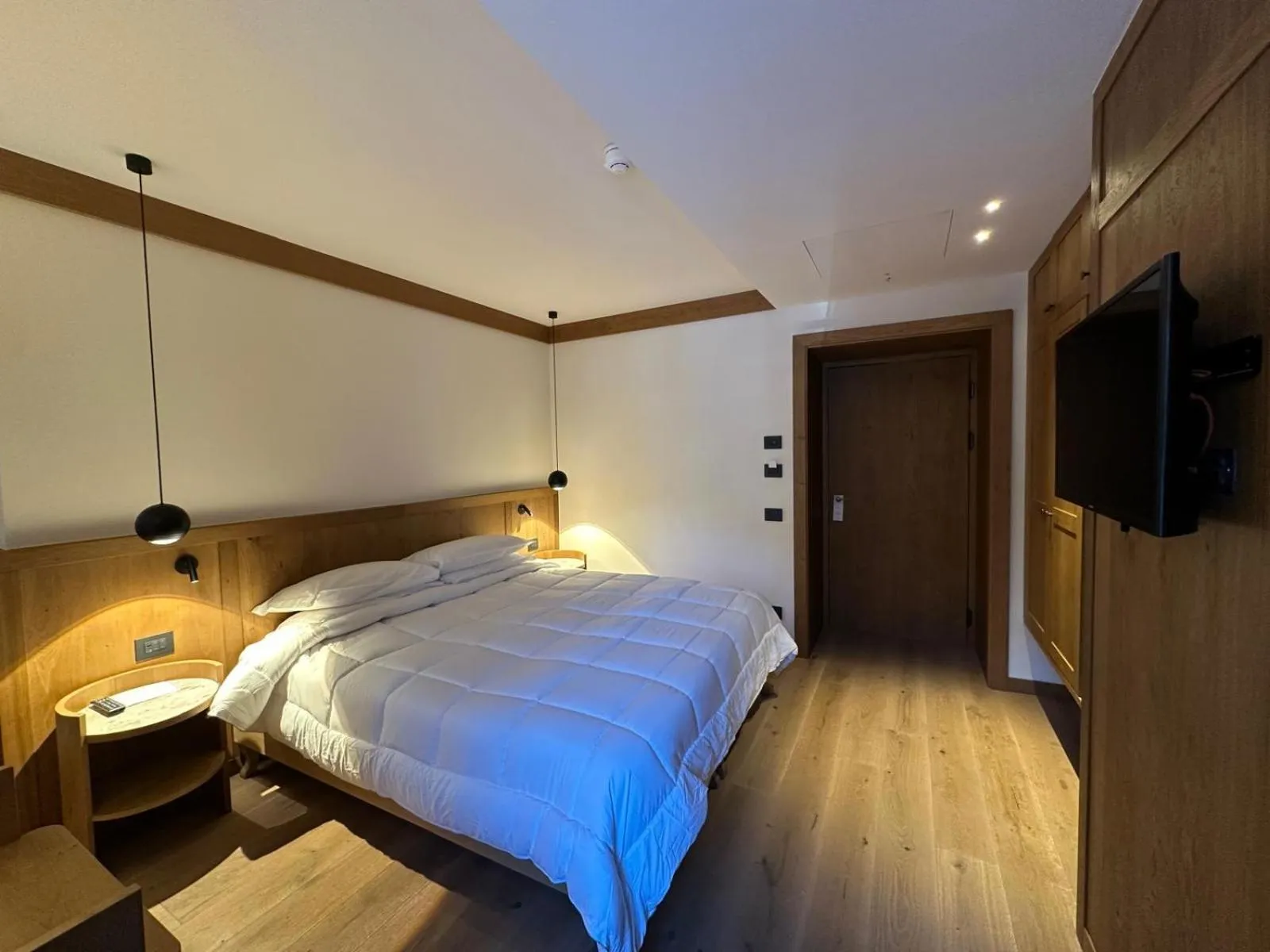 Bedroom, Bed in Hotel Serena Cortina