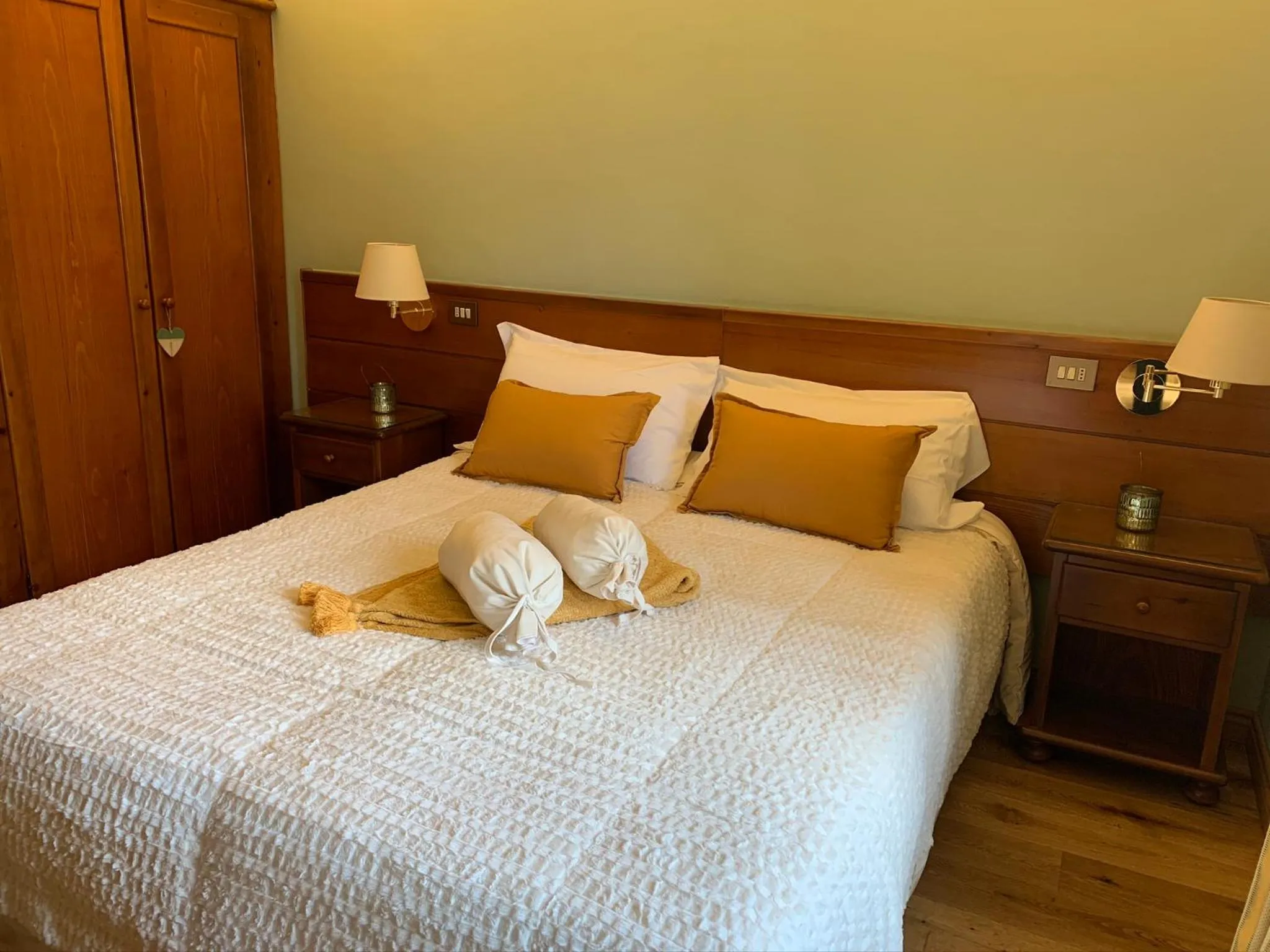 Bed in Hotel Serena Cortina