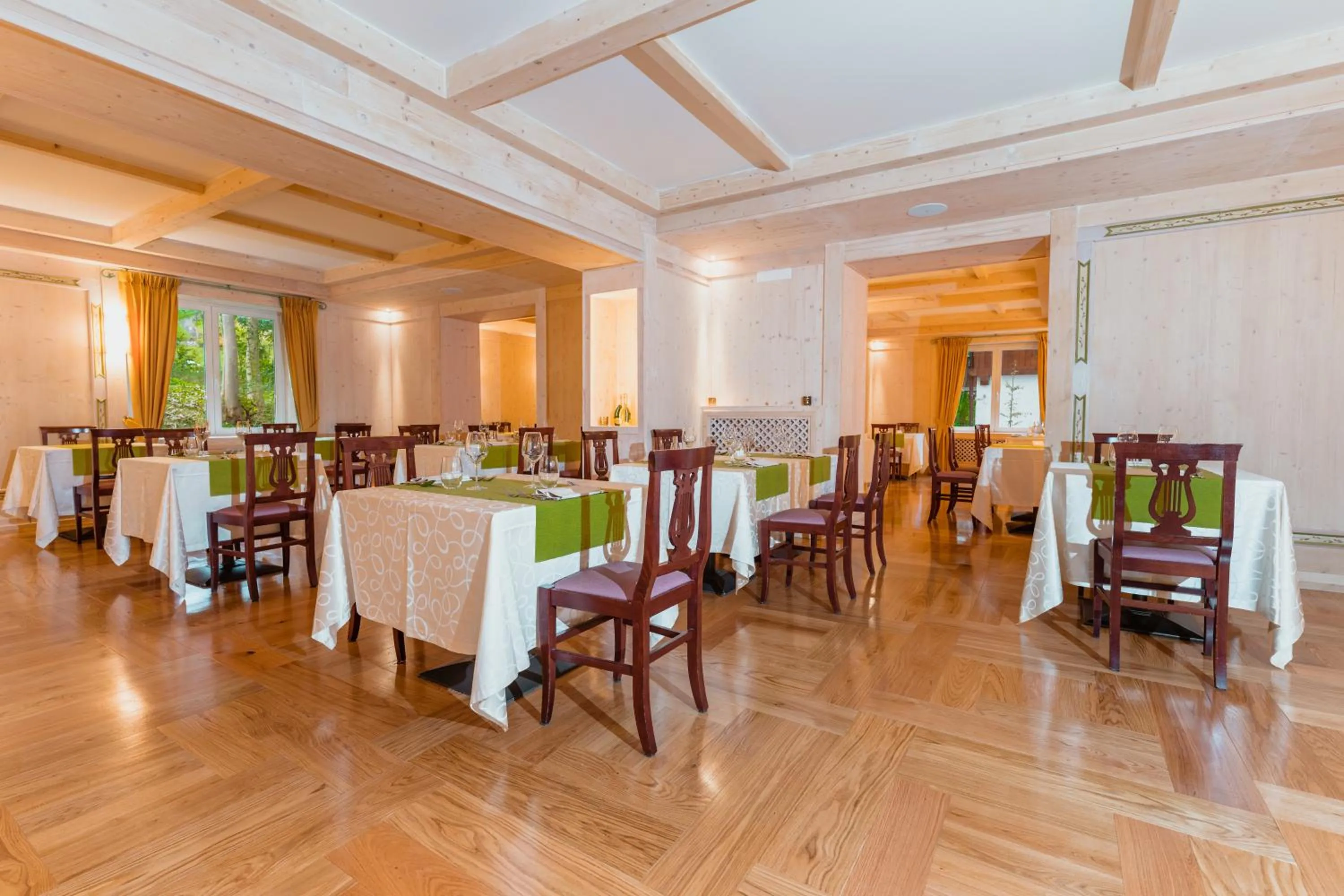Restaurant/places to eat in Hotel Serena Cortina