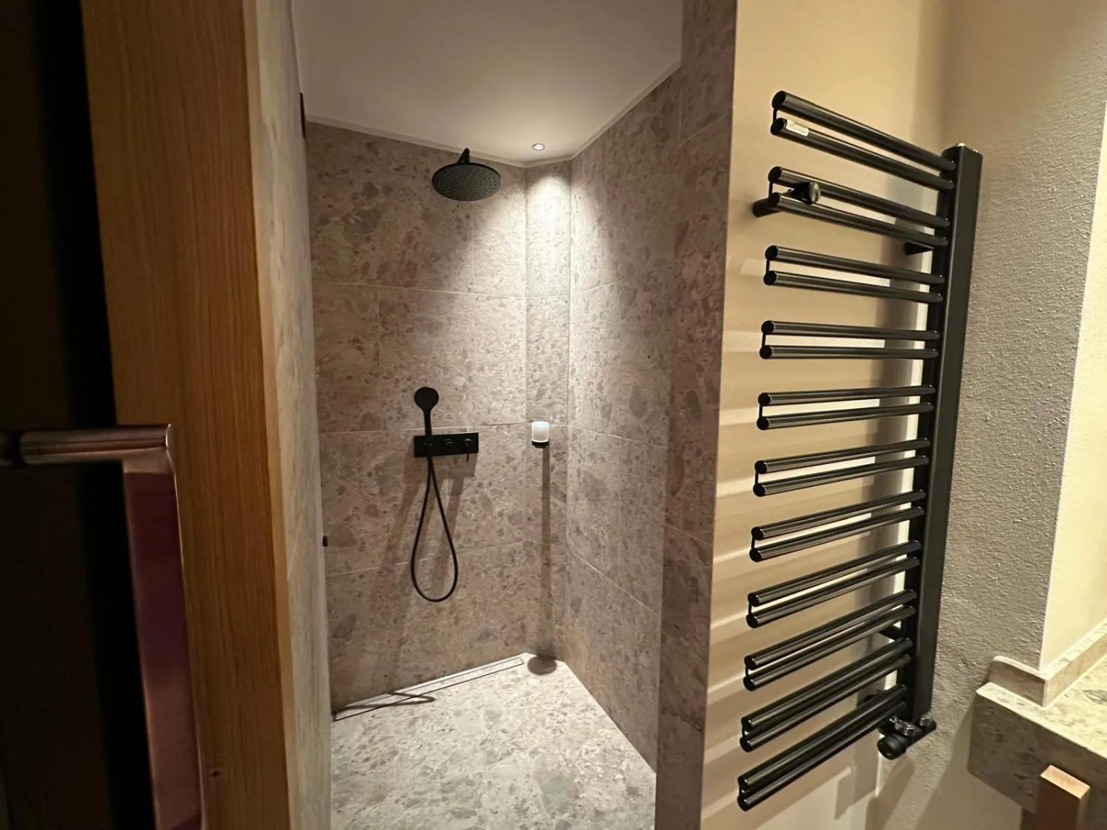 Shower in Hotel Serena Cortina
