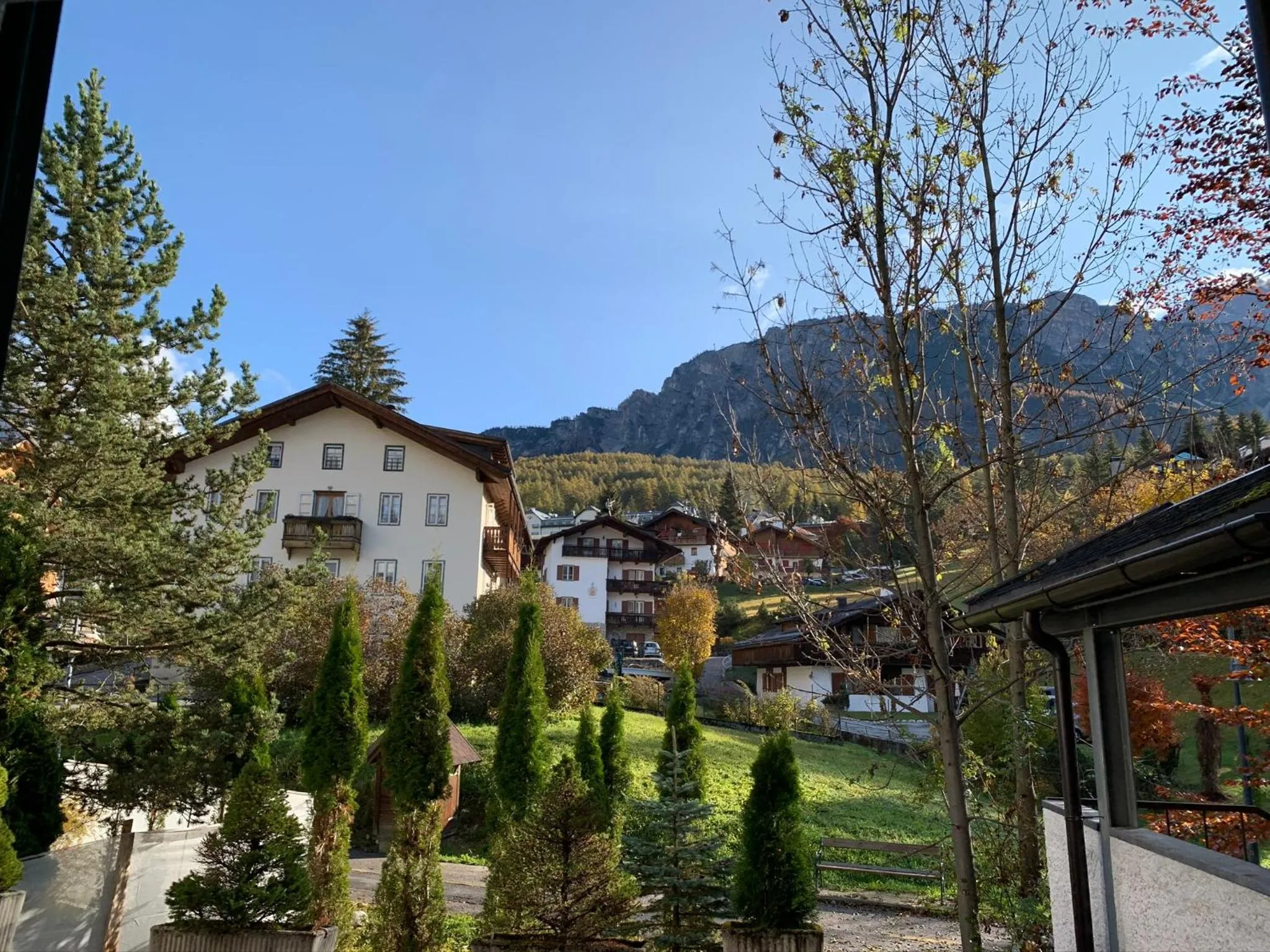 Neighbourhood in Hotel Serena Cortina