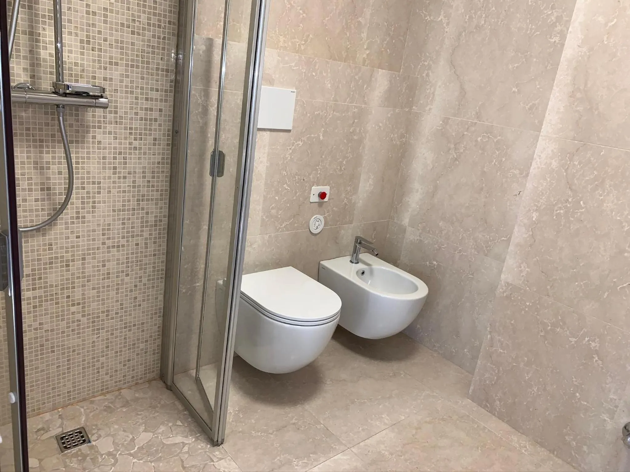 Shower in Hotel Serena Cortina