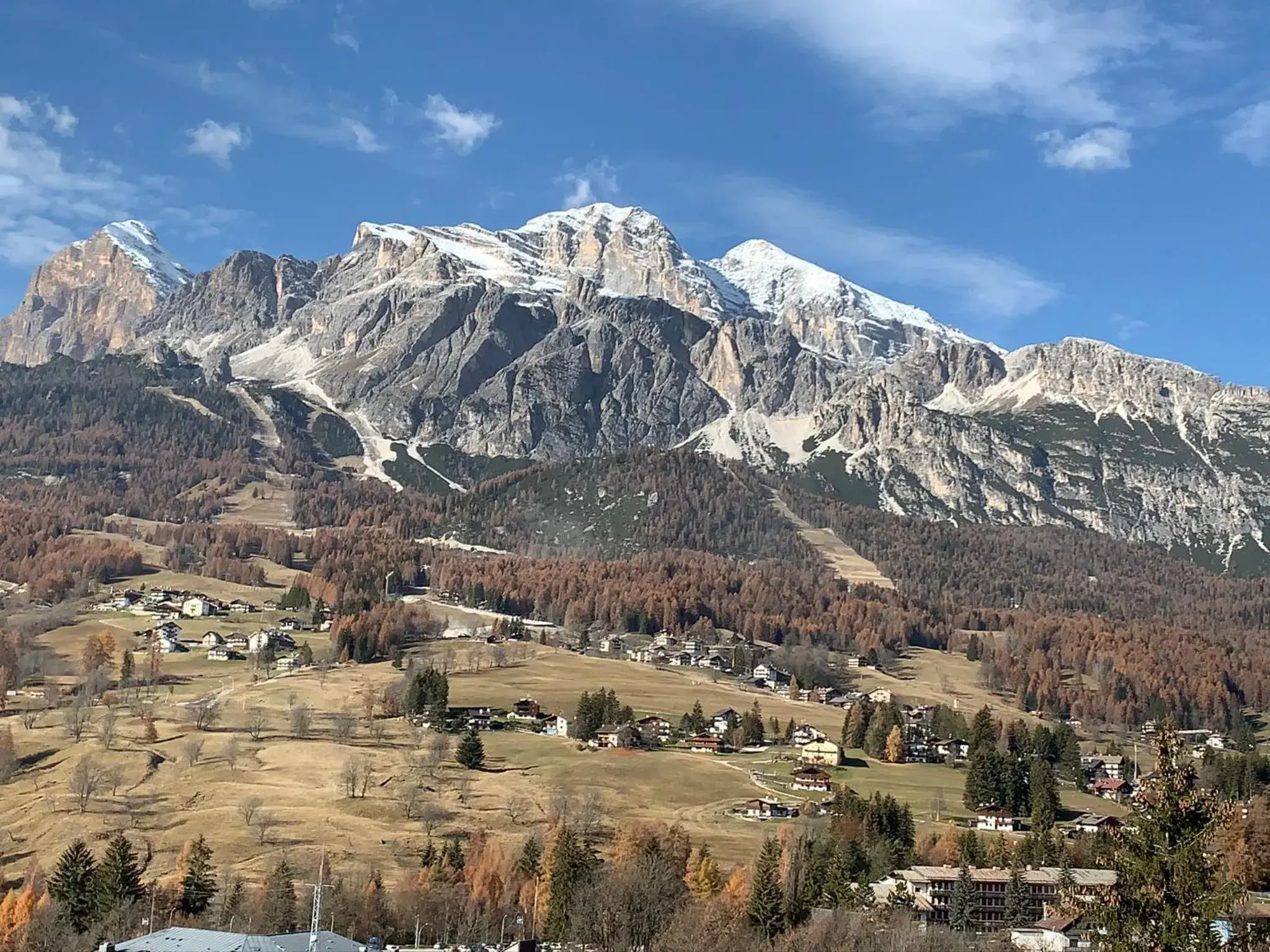 Photo of the whole room in Hotel Serena Cortina Photo of the whole room in Hotel Serena Cortina