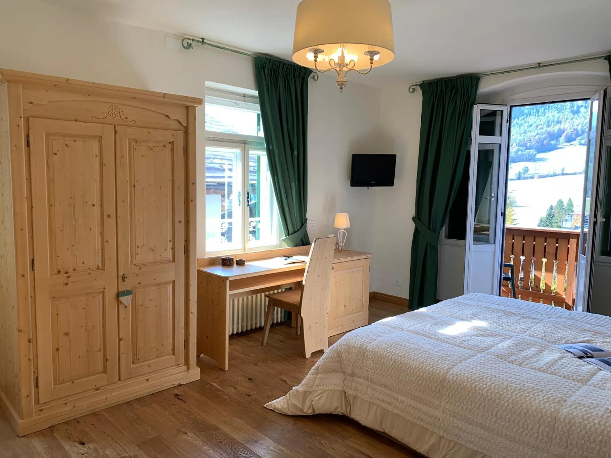 Bed in Hotel Serena Cortina