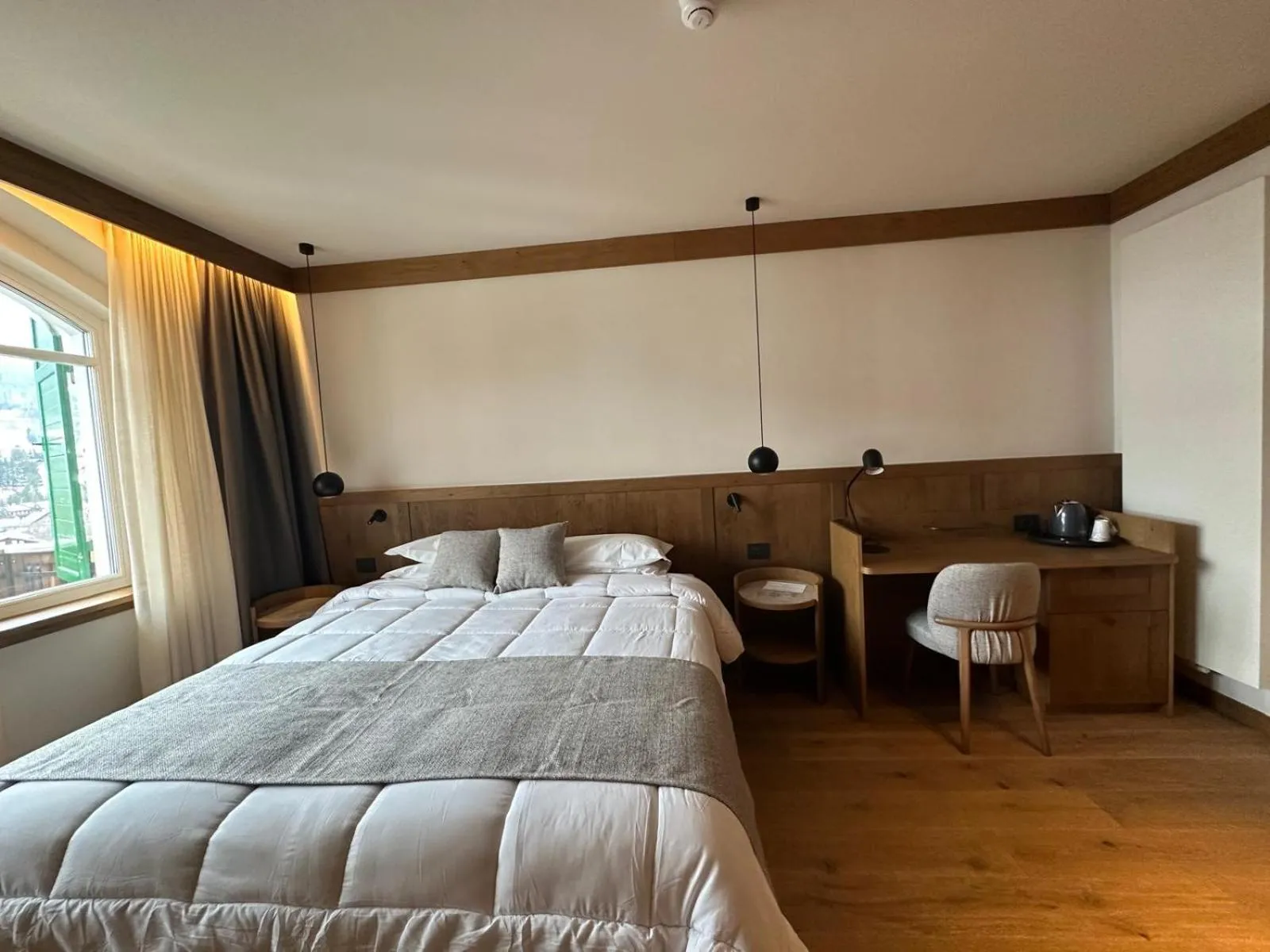 Bedroom, Bed in Hotel Serena Cortina