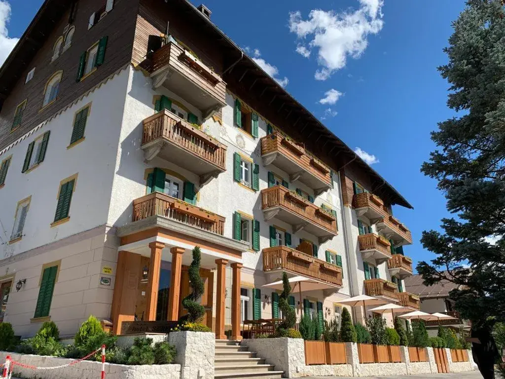 Property building in Hotel Serena Cortina Property building in Hotel Serena Cortina