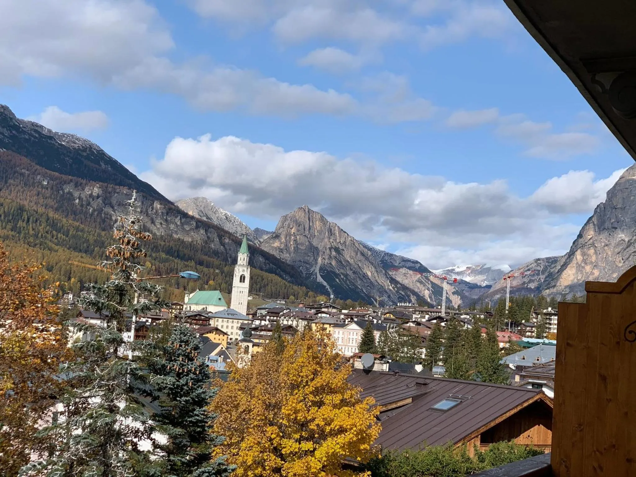 Neighbourhood in Hotel Serena Cortina