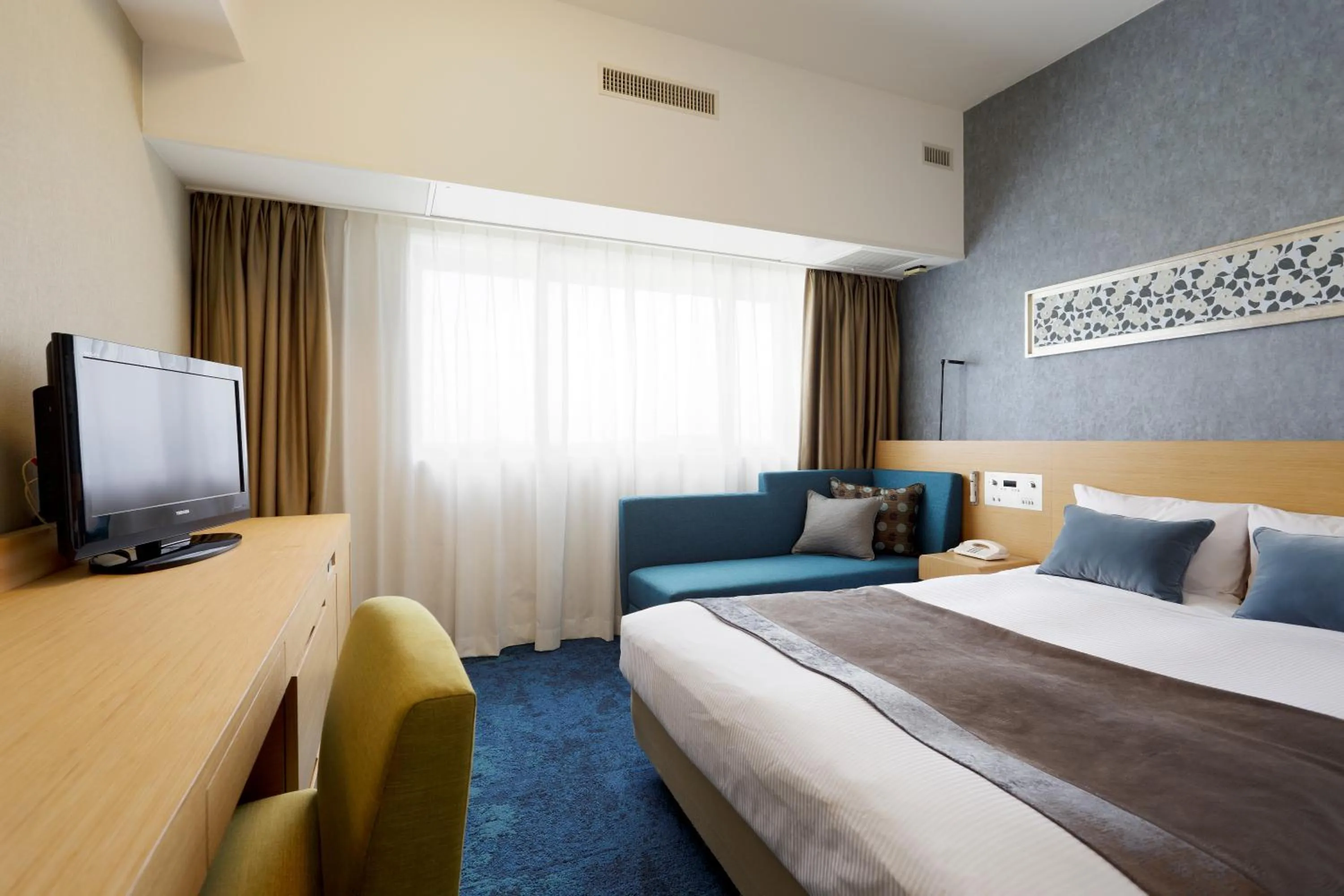 Photo of the whole room, Bed in Art Hotel Narita